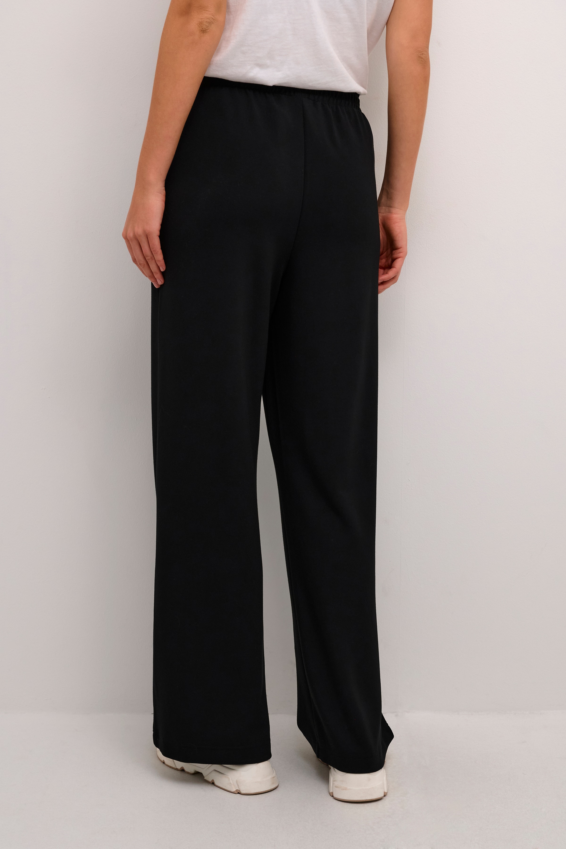 KAannika Trousers LOOKBOOK BACK 10509326-100121