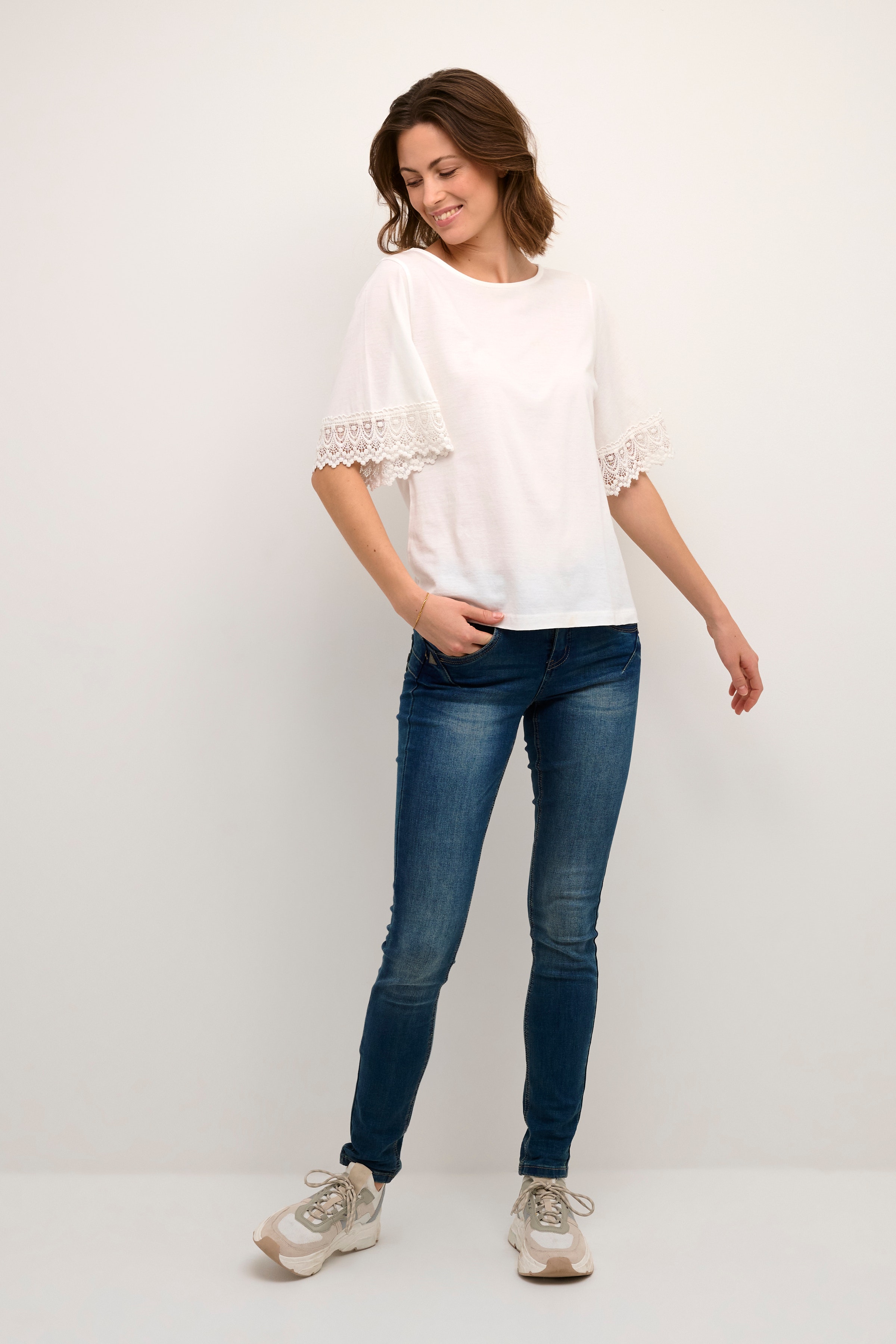 CRNaia T-shirt LOOKBOOK FRONT 10611691-110602