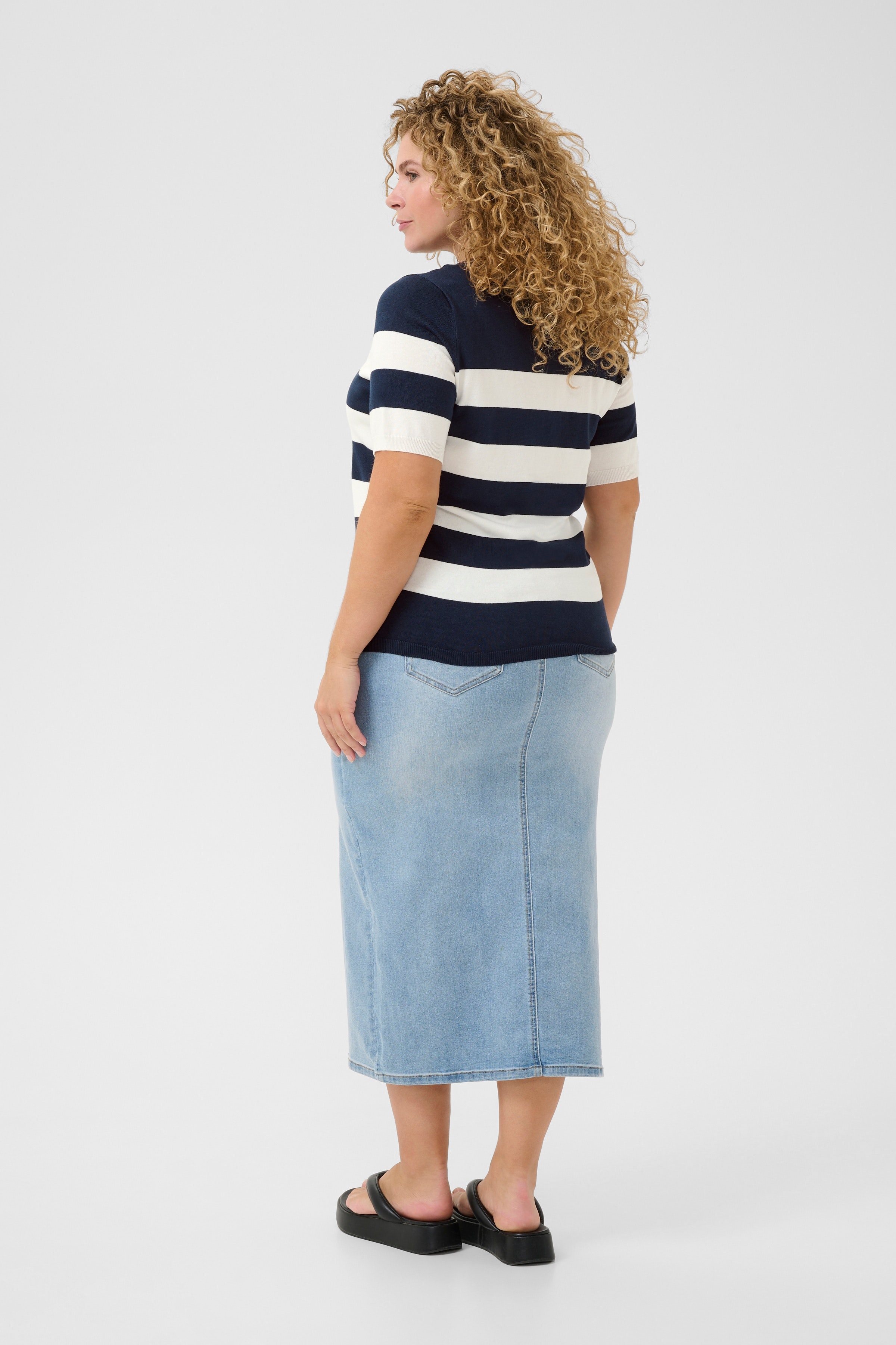 KClizzy Pullover LOOKBOOK BACK 10582914-107457