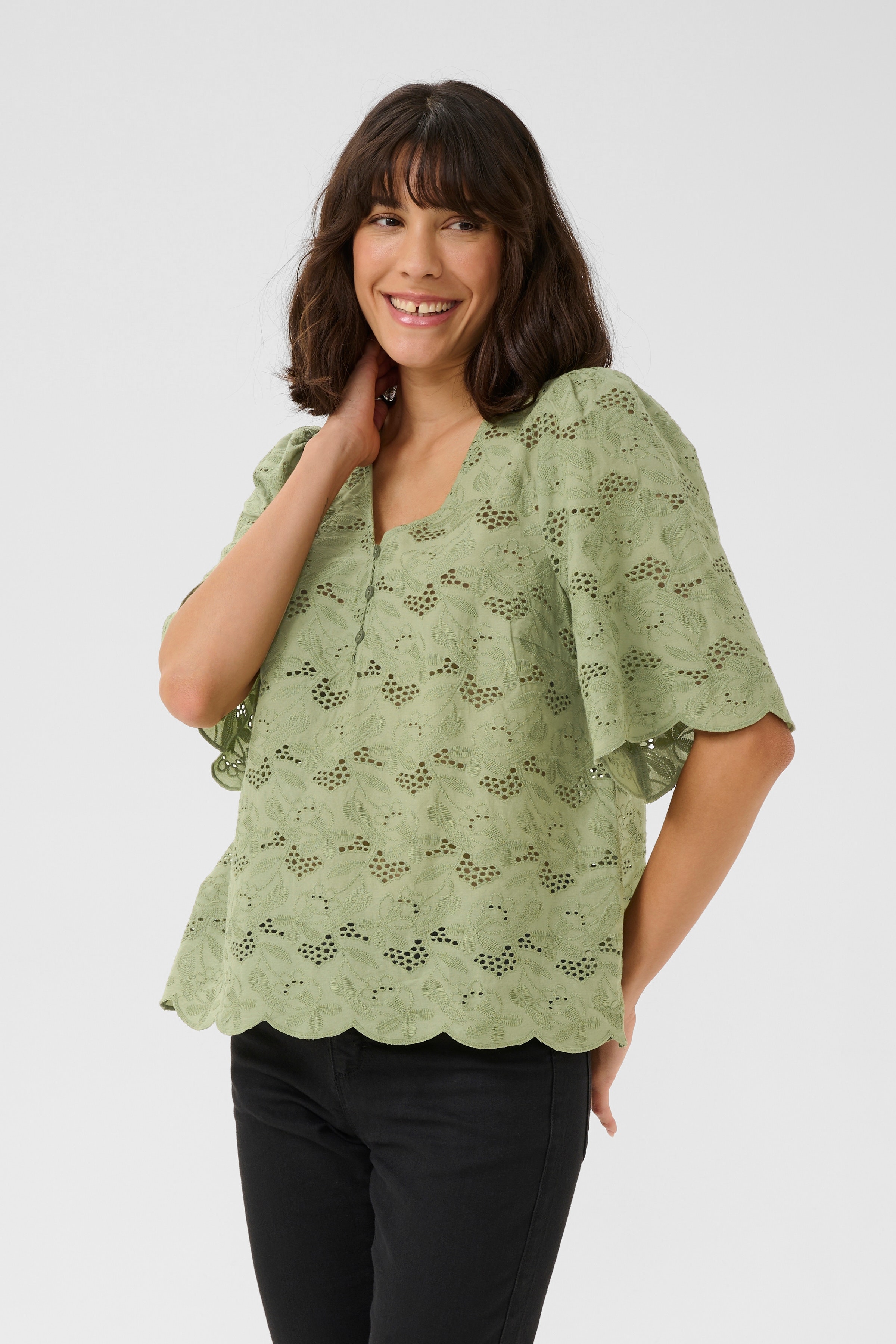 KAtura Bluse LOOKBOOK FRONT 10552405-170115