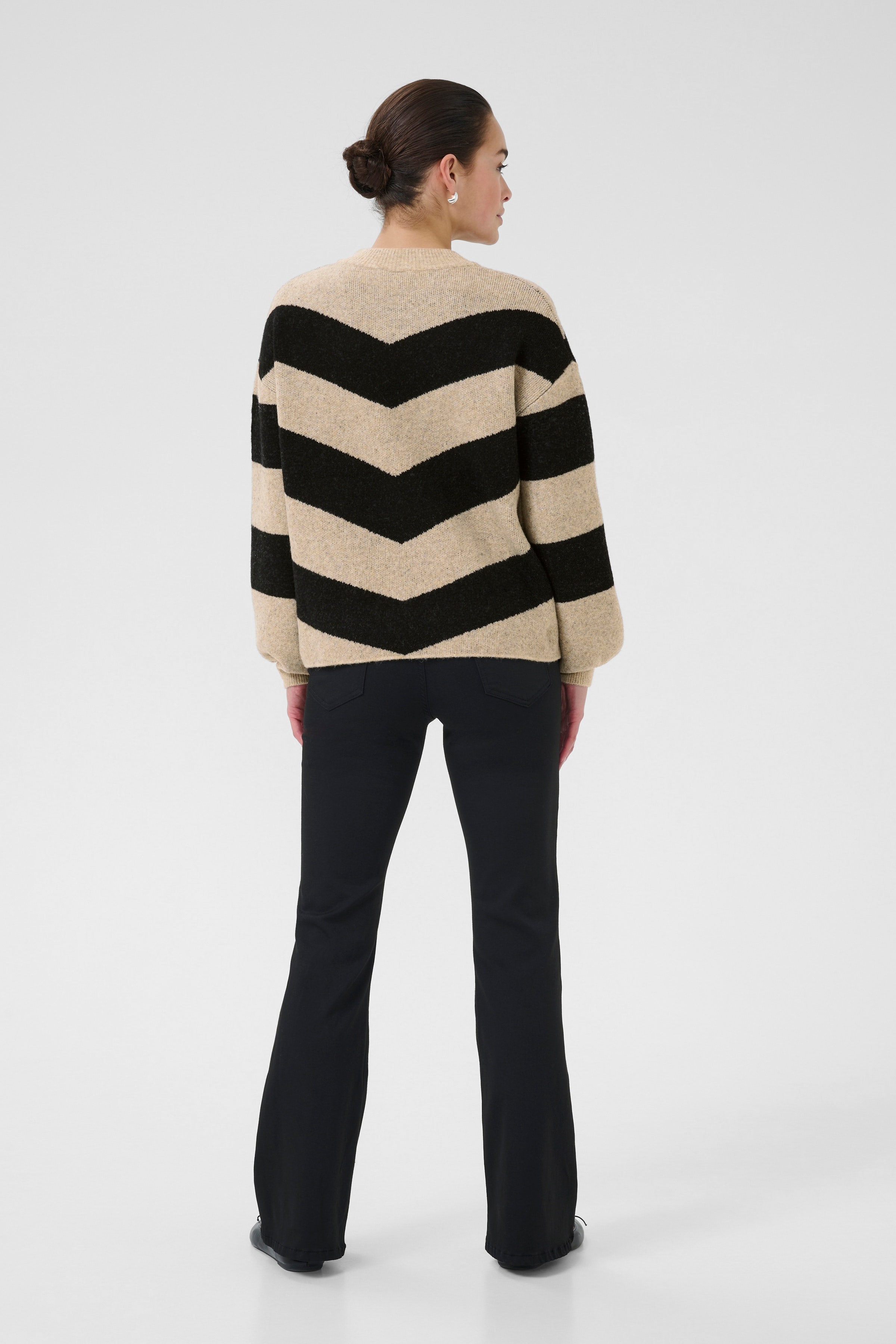 KAverana Pullover LOOKBOOK BACK 10509061-108123