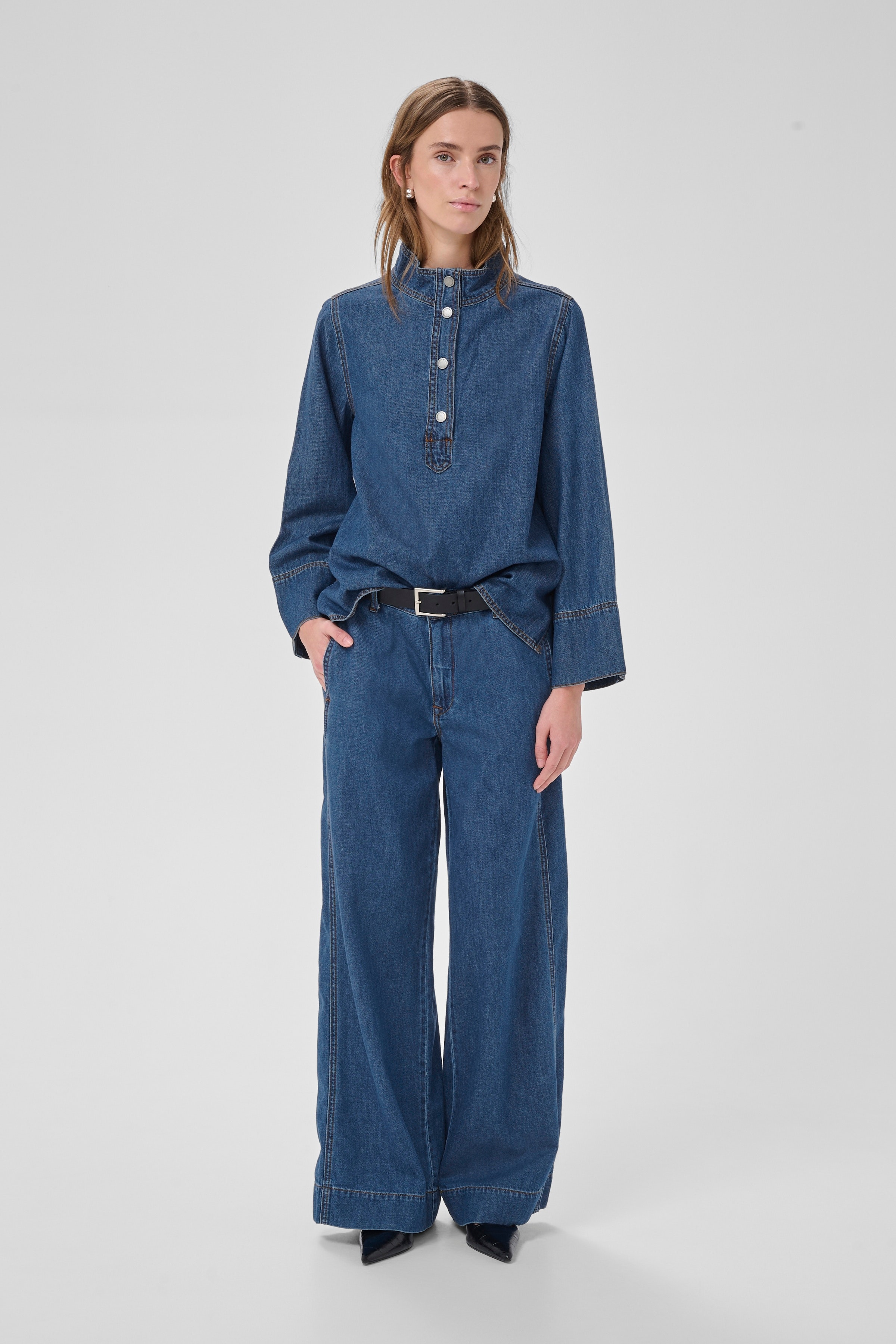 HilmaMW Jeans LOOKBOOK FRONT 10705062-100053