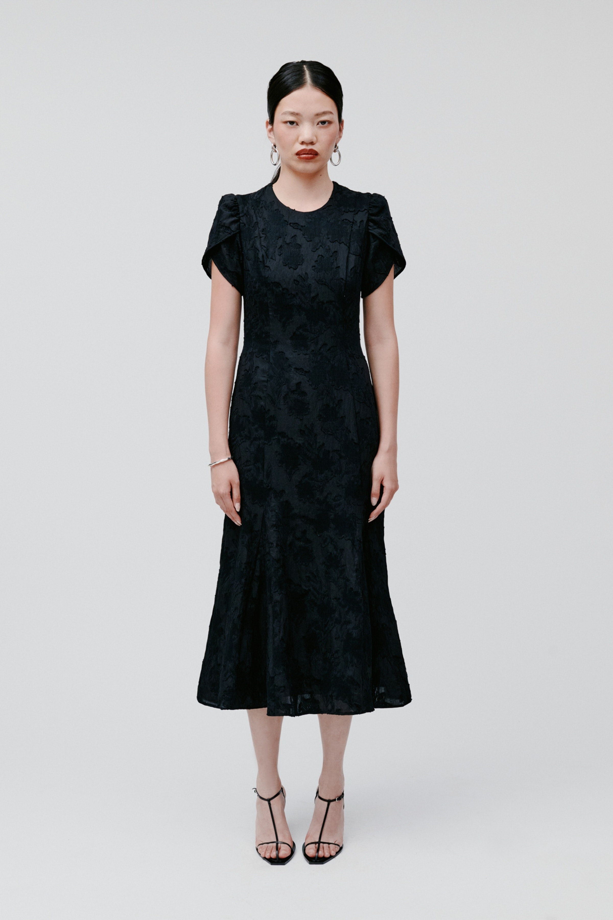 NASRIN Kjole LOOKBOOK FRONT 30600663-BK999