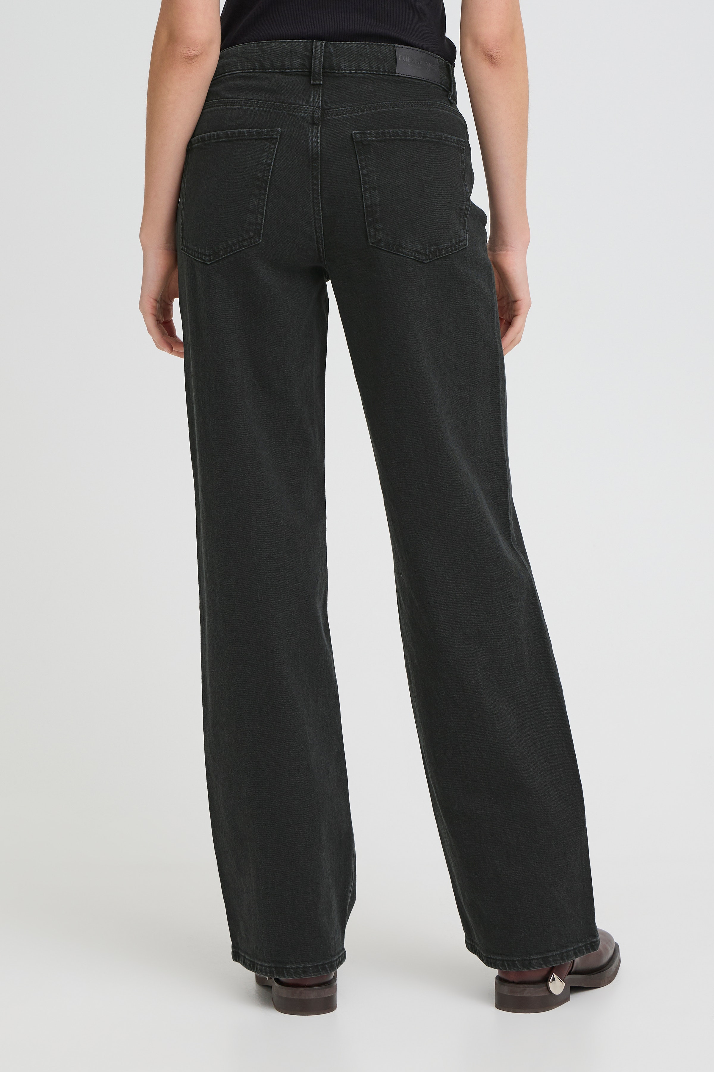 PZVEGA HW JEANS WIDE LEG LOOKBOOK BACK 50207173-200004