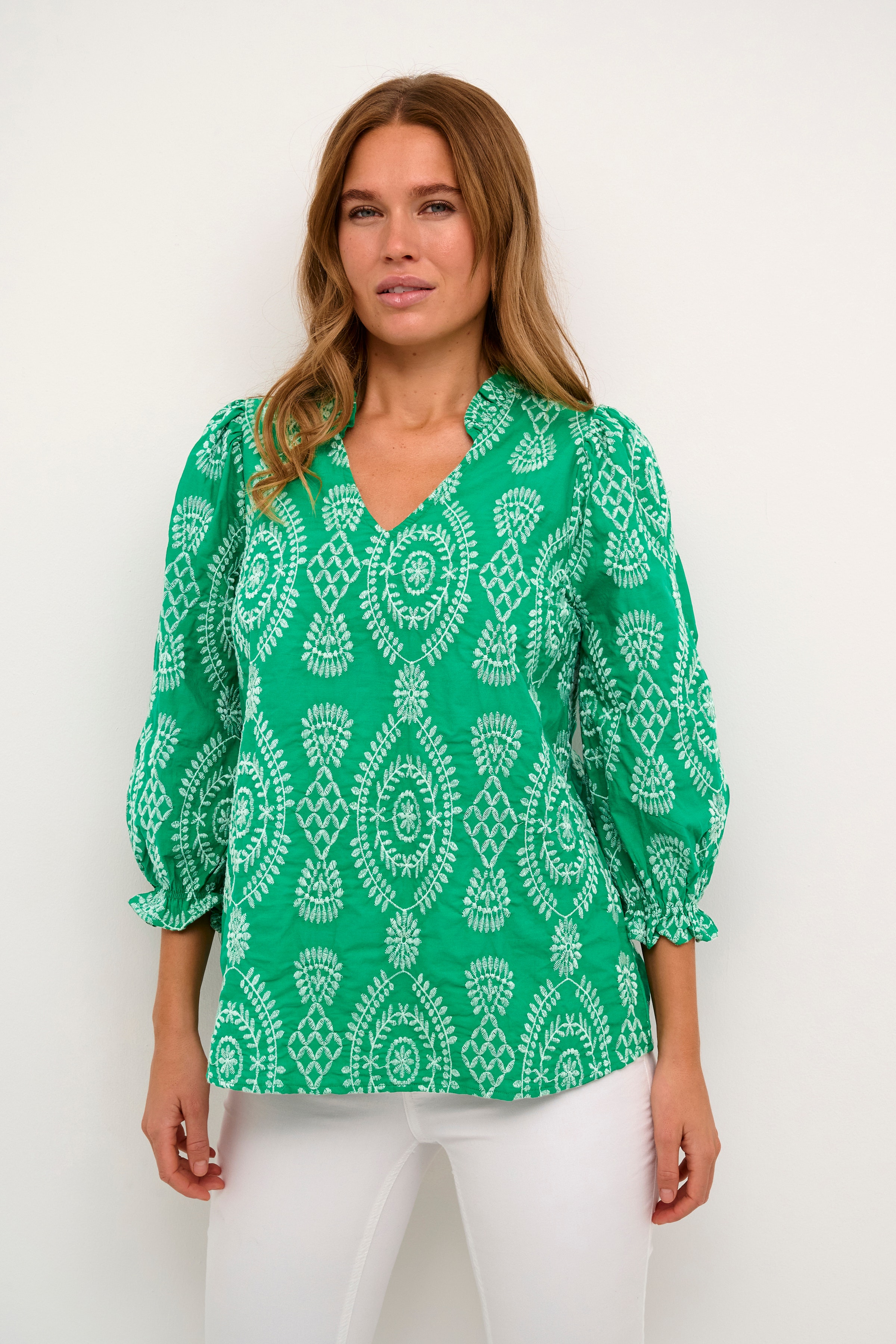 CUtia Blouse with embroidery LOOKBOOK FRONT 50109439-165932