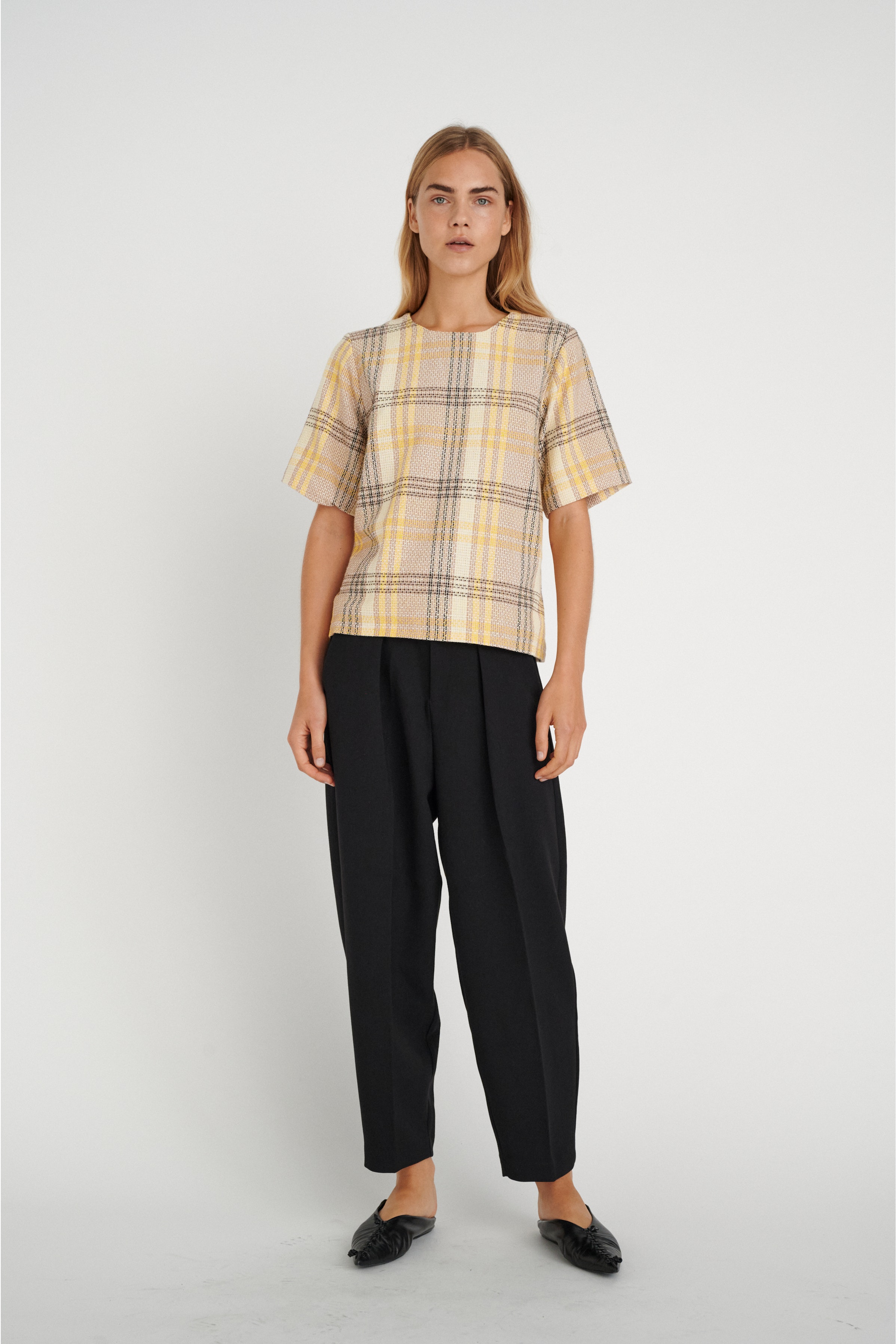 PerleIW Kurzarm-Bluse LOOKBOOK FRONT 30107132-300371