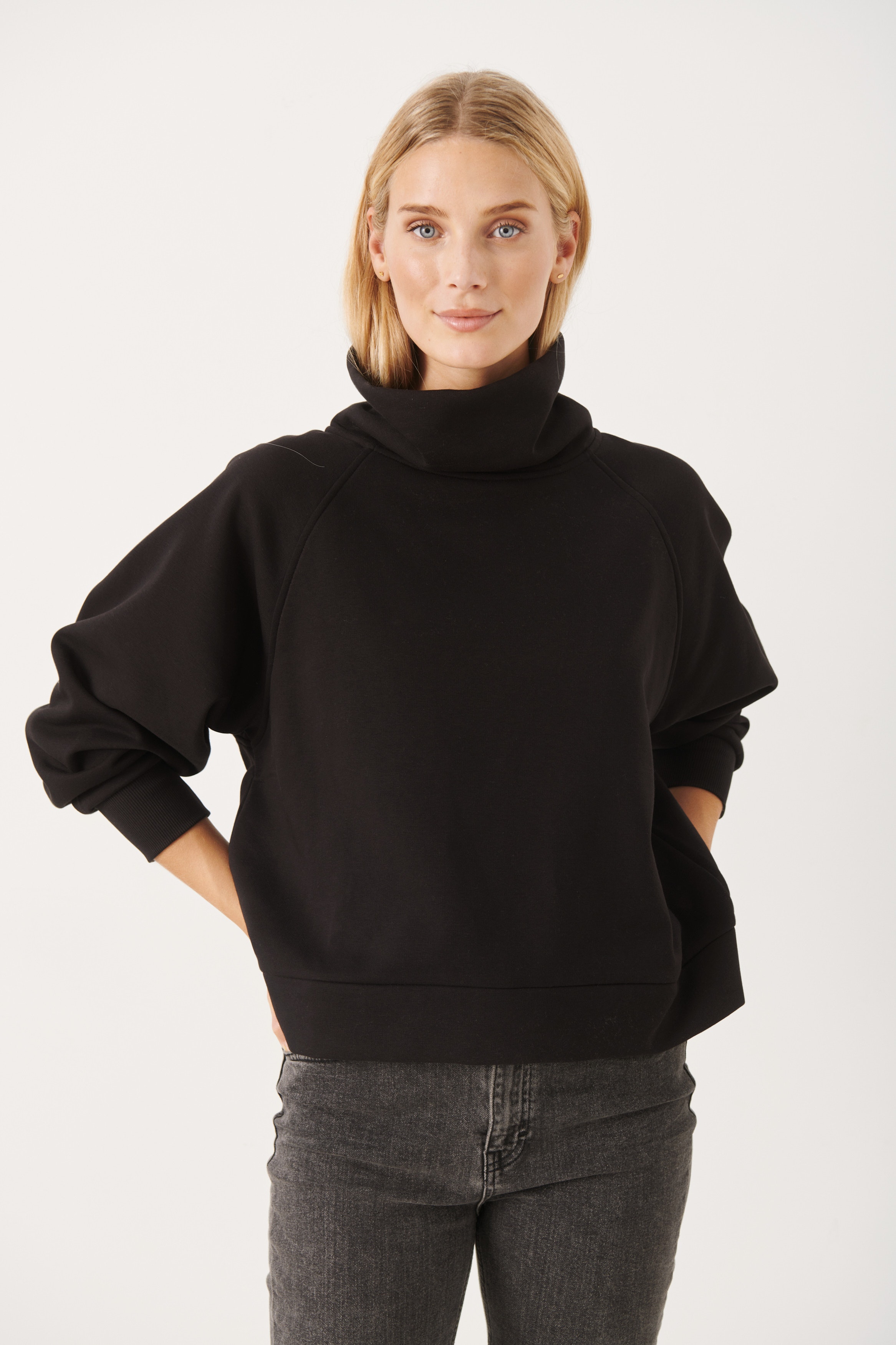 LukaPW Sweatshirt LOOKBOOK FRONT 30306408-194008