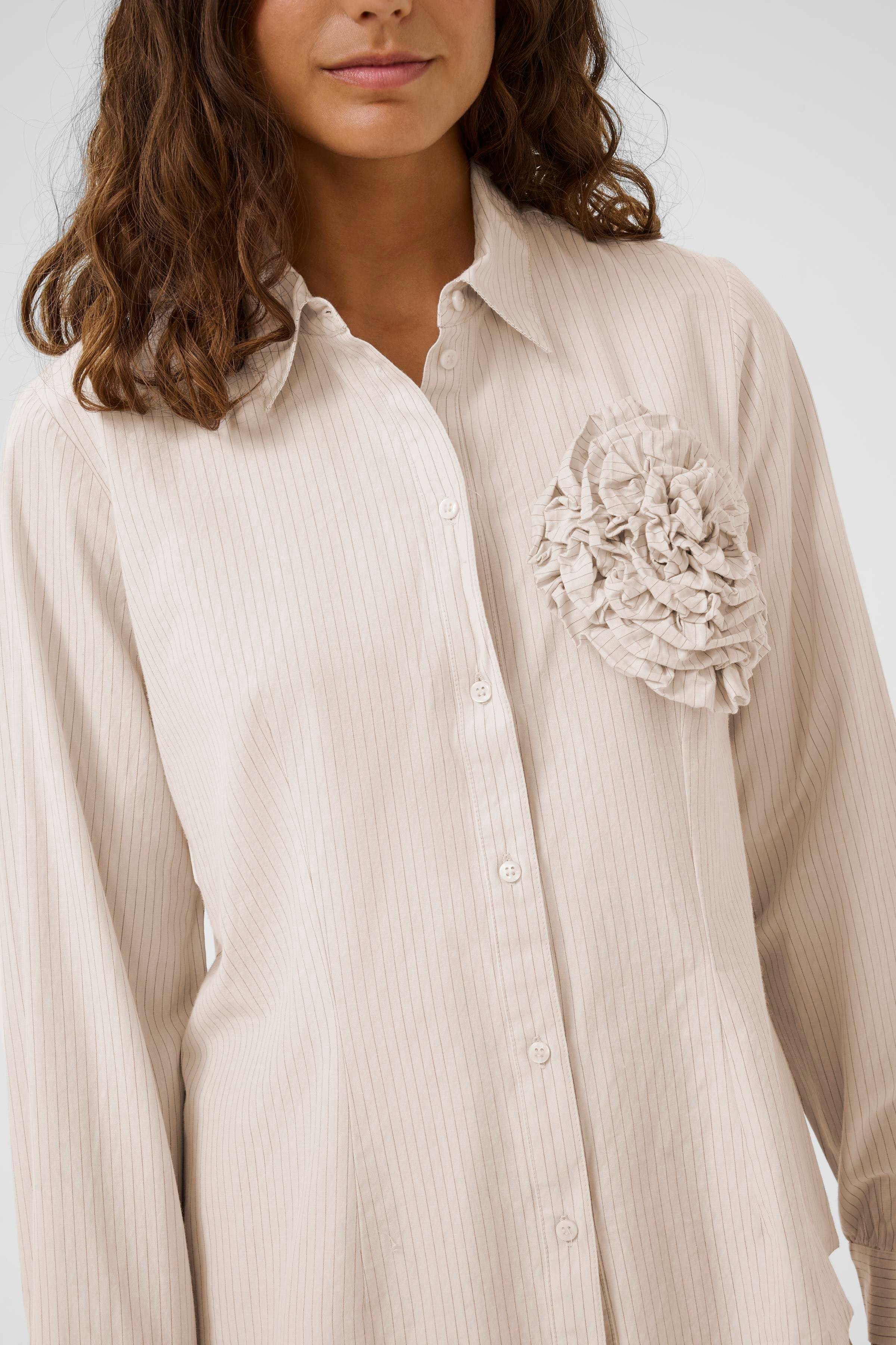 CUkosy Shirt with rosette LOOKBOOK DETAIL 50112671-108897