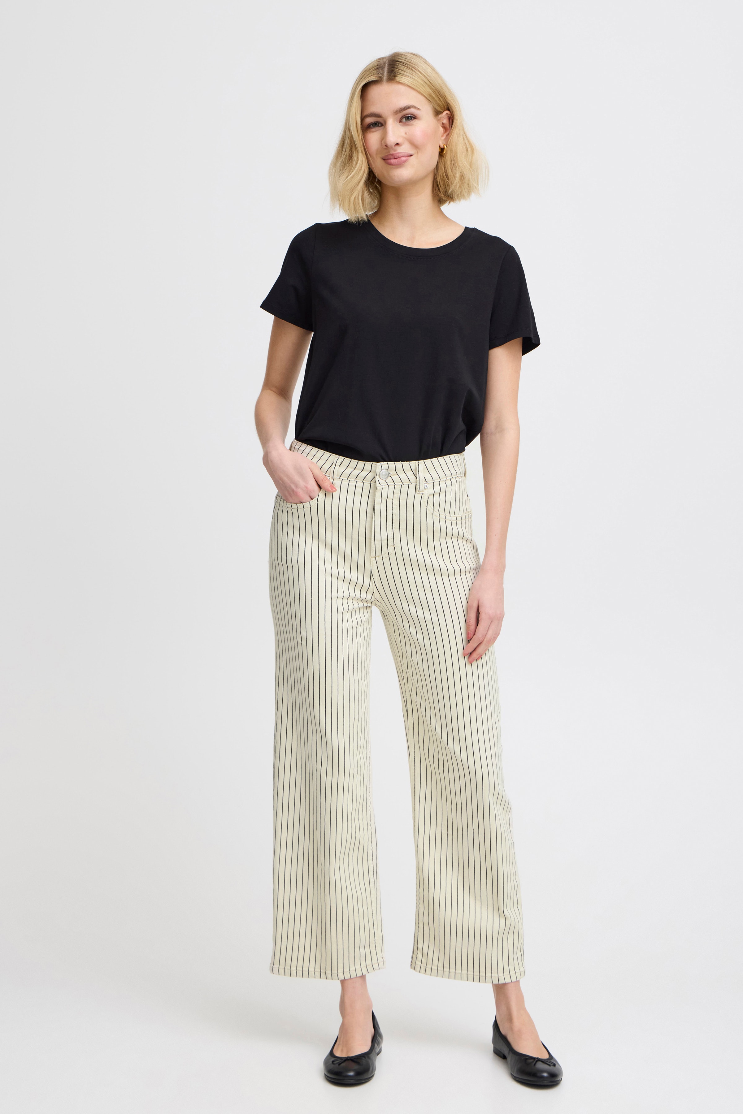 FRLINA Hose LOOKBOOK FRONT 20613880-203359