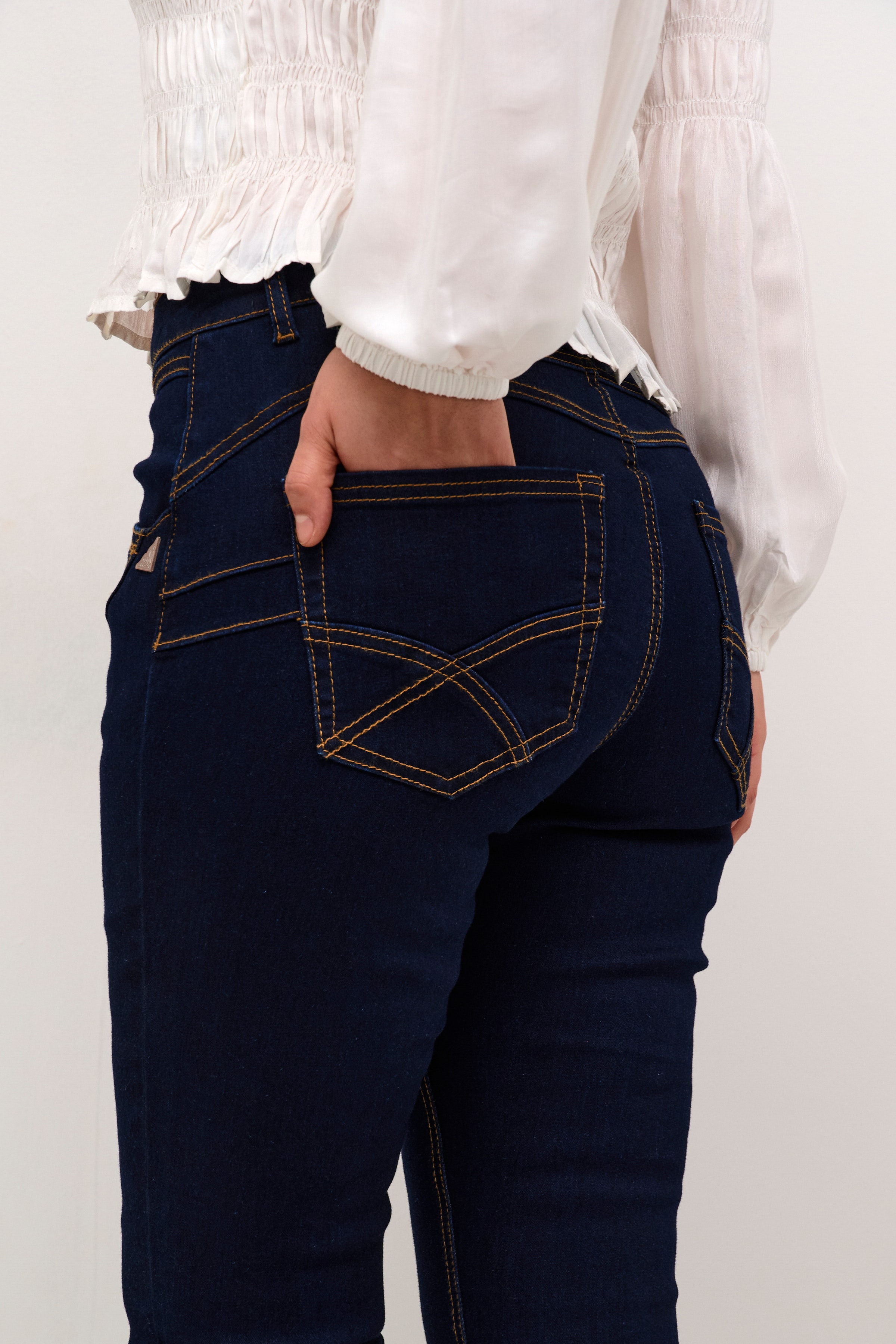 Amalie Jeans LOOKBOOK DETAIL 10604221-104551