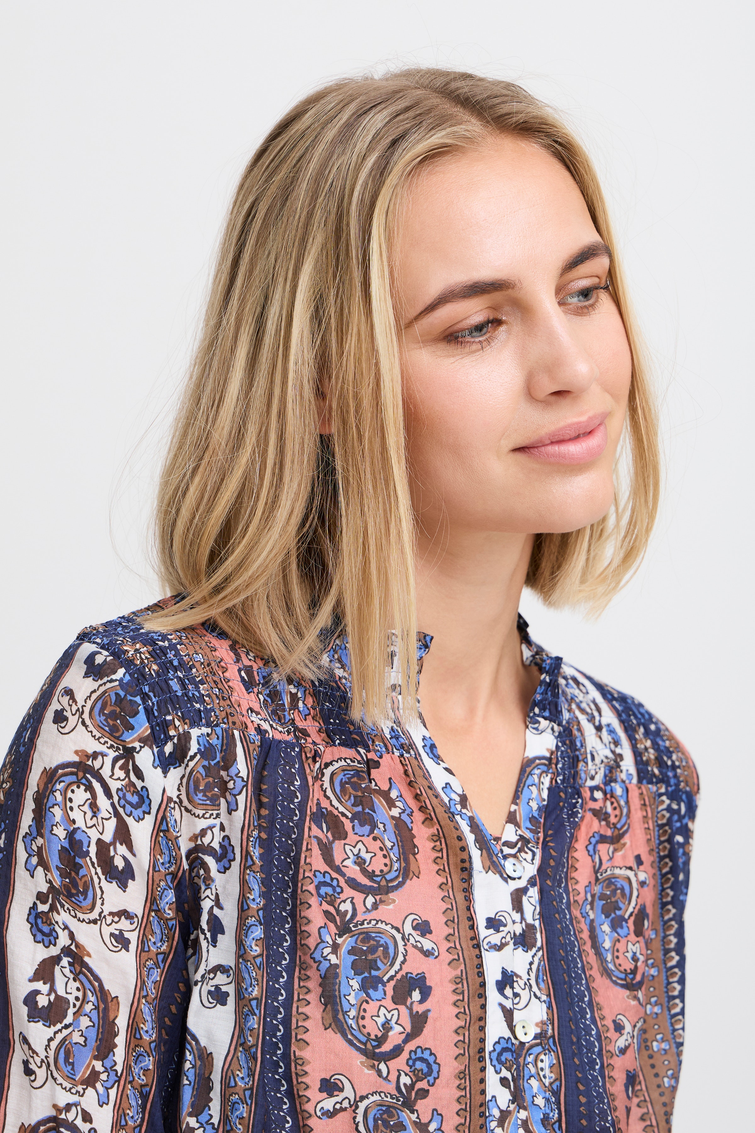 Long sleeved shirt LOOKBOOK DETAIL 50208987-200262
