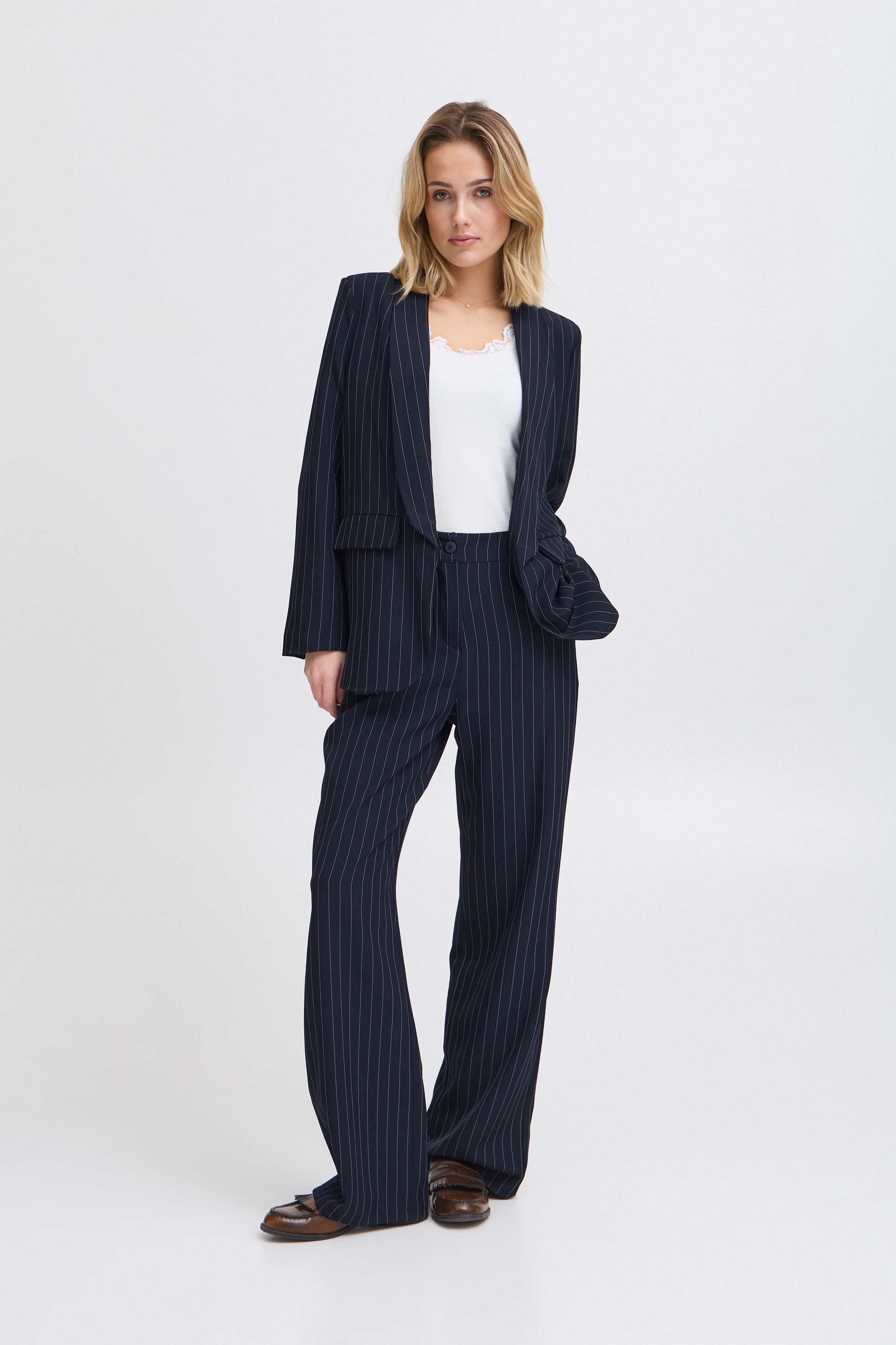 SBGELA Blazer LOOKBOOK FRONT 22100911-193923
