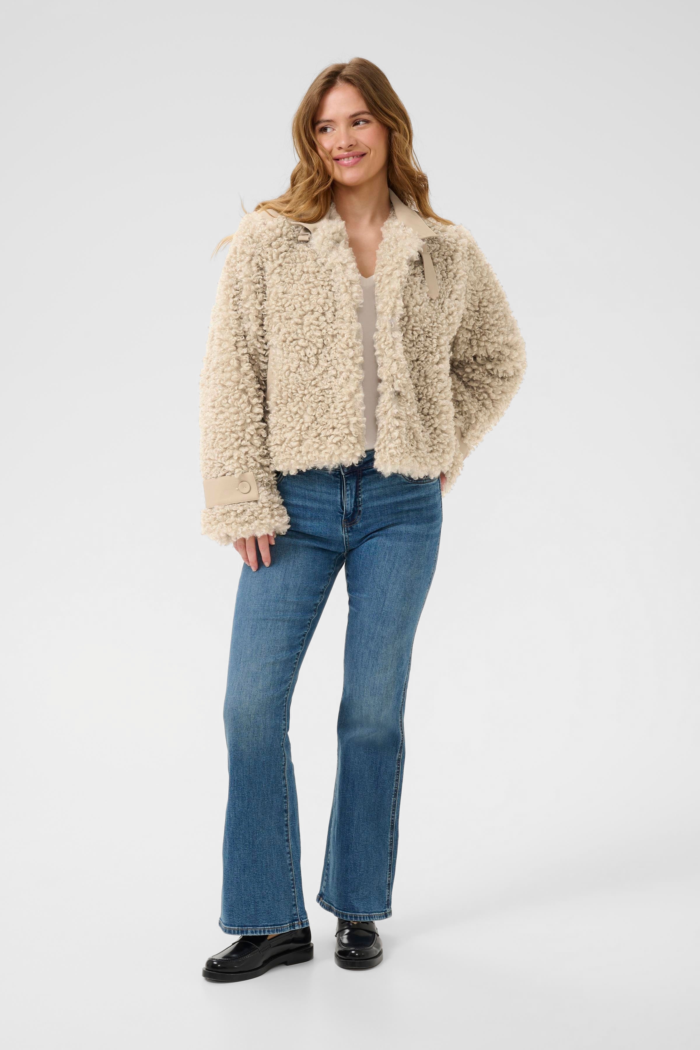 CUchanda Faux fur Mantel LOOKBOOK FRONT 50112099-151305