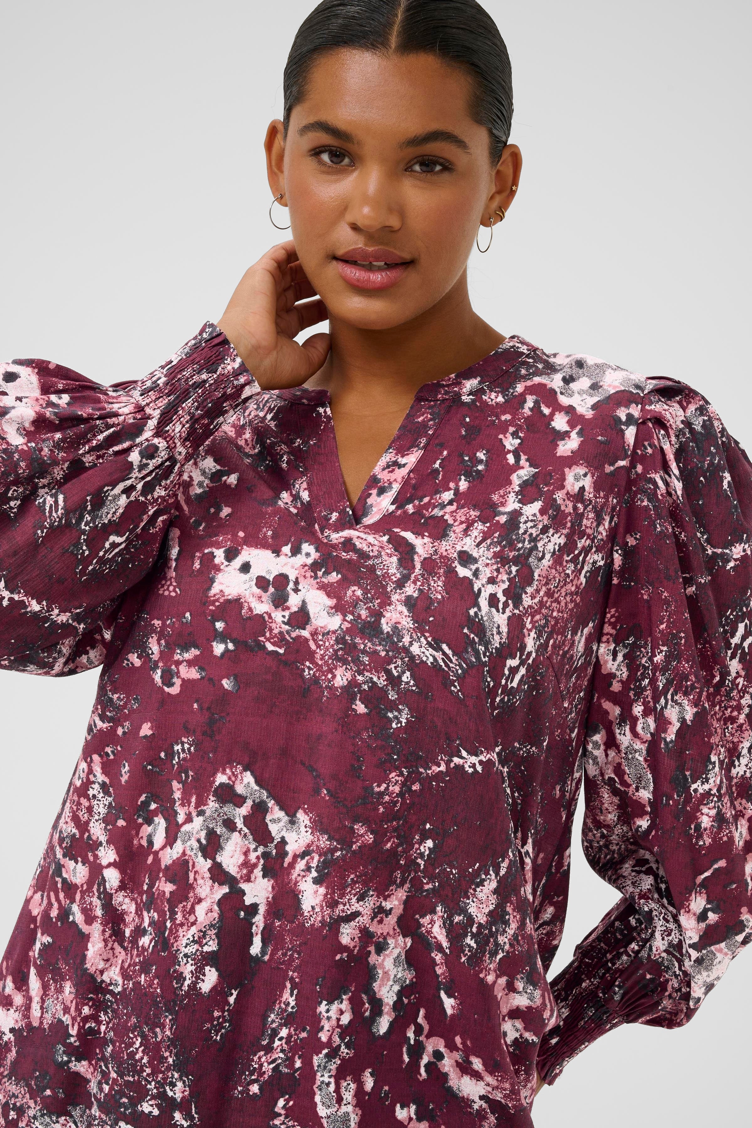 KCmina Bluse LOOKBOOK DETAIL 10583677-108210