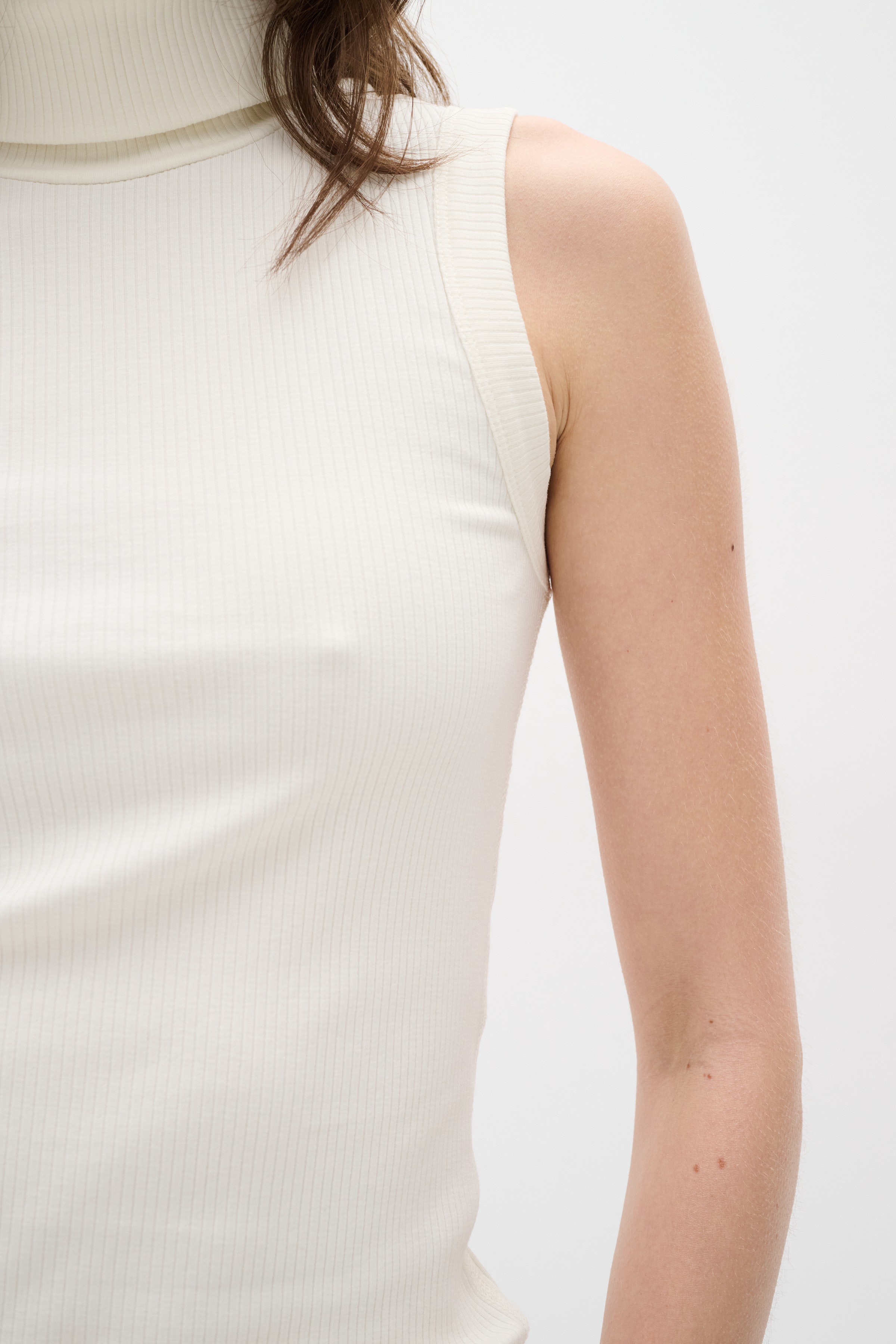 DAGNAIW Turtleneck TOP LOOKBOOK DETAIL 30106690-110701