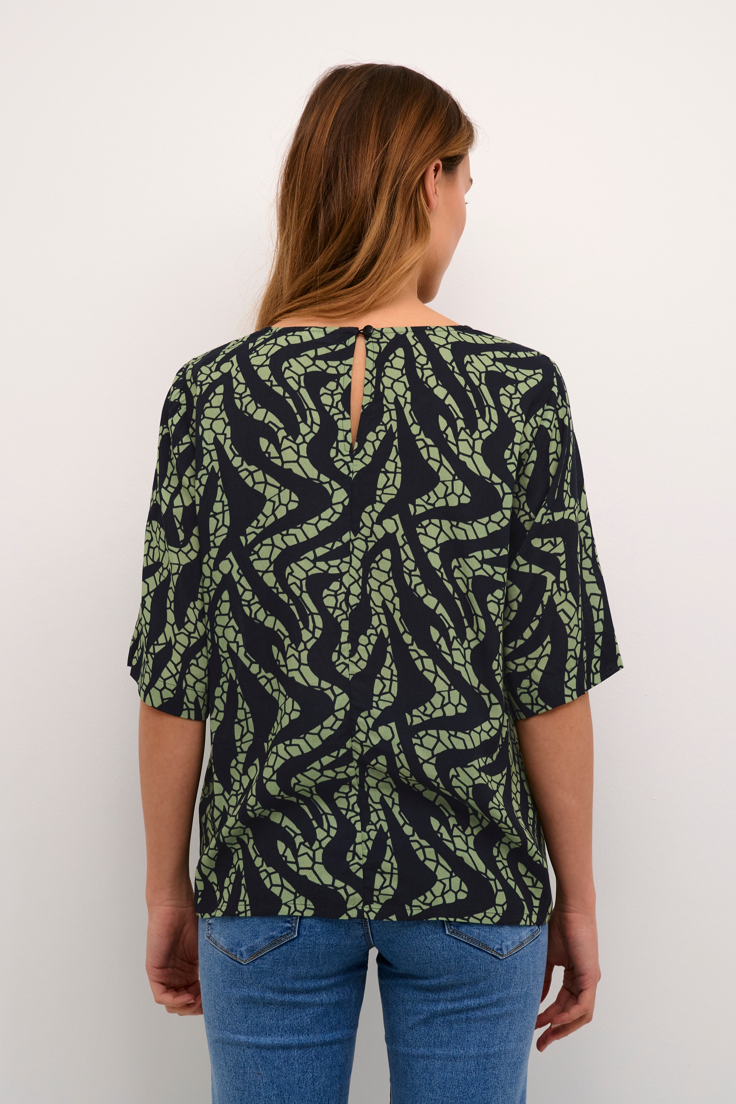 BPzelina Blouse LOOKBOOK BACK 10590648-105766B