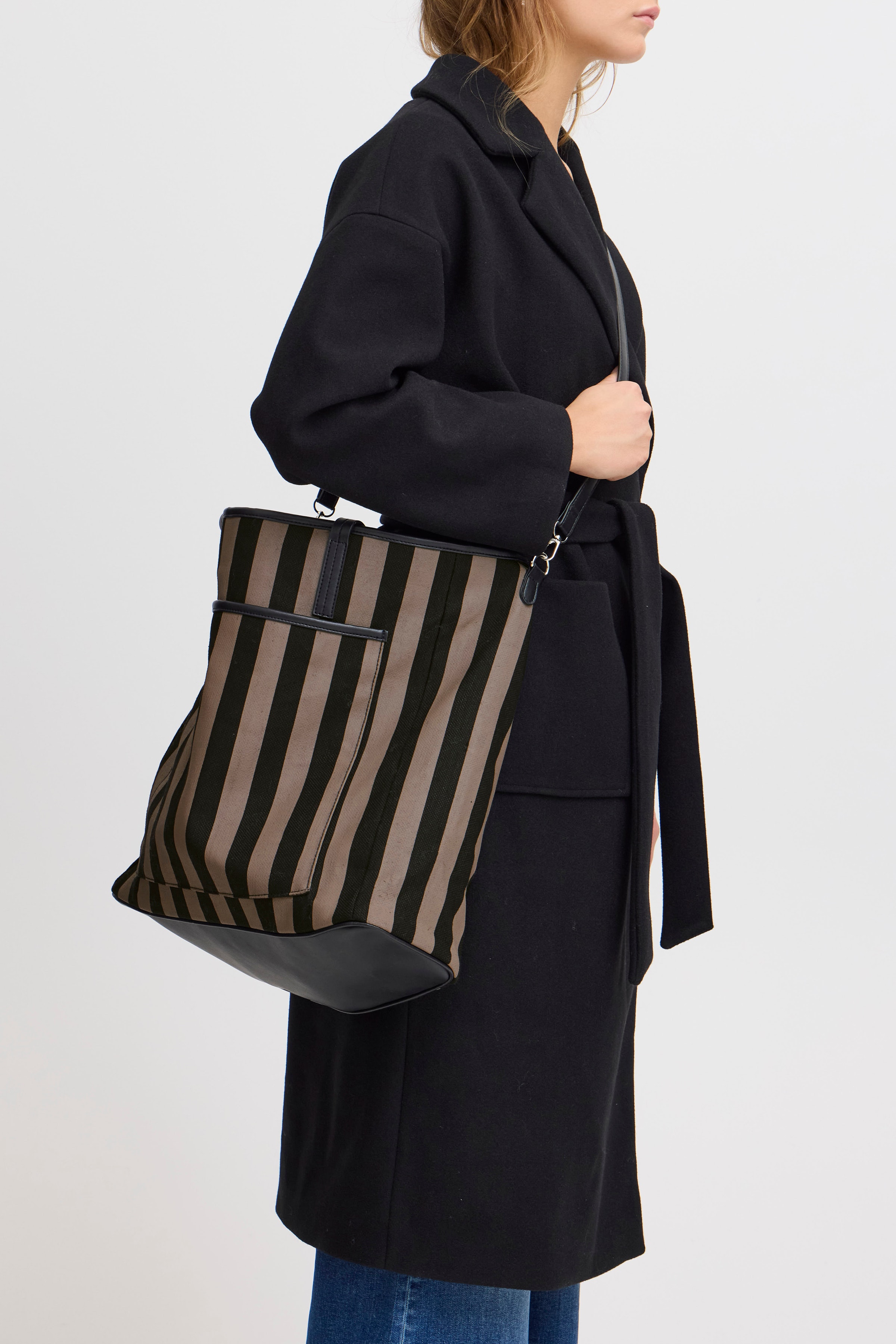 IANURRA Pose LOOKBOOK FRONT 20120960-171212