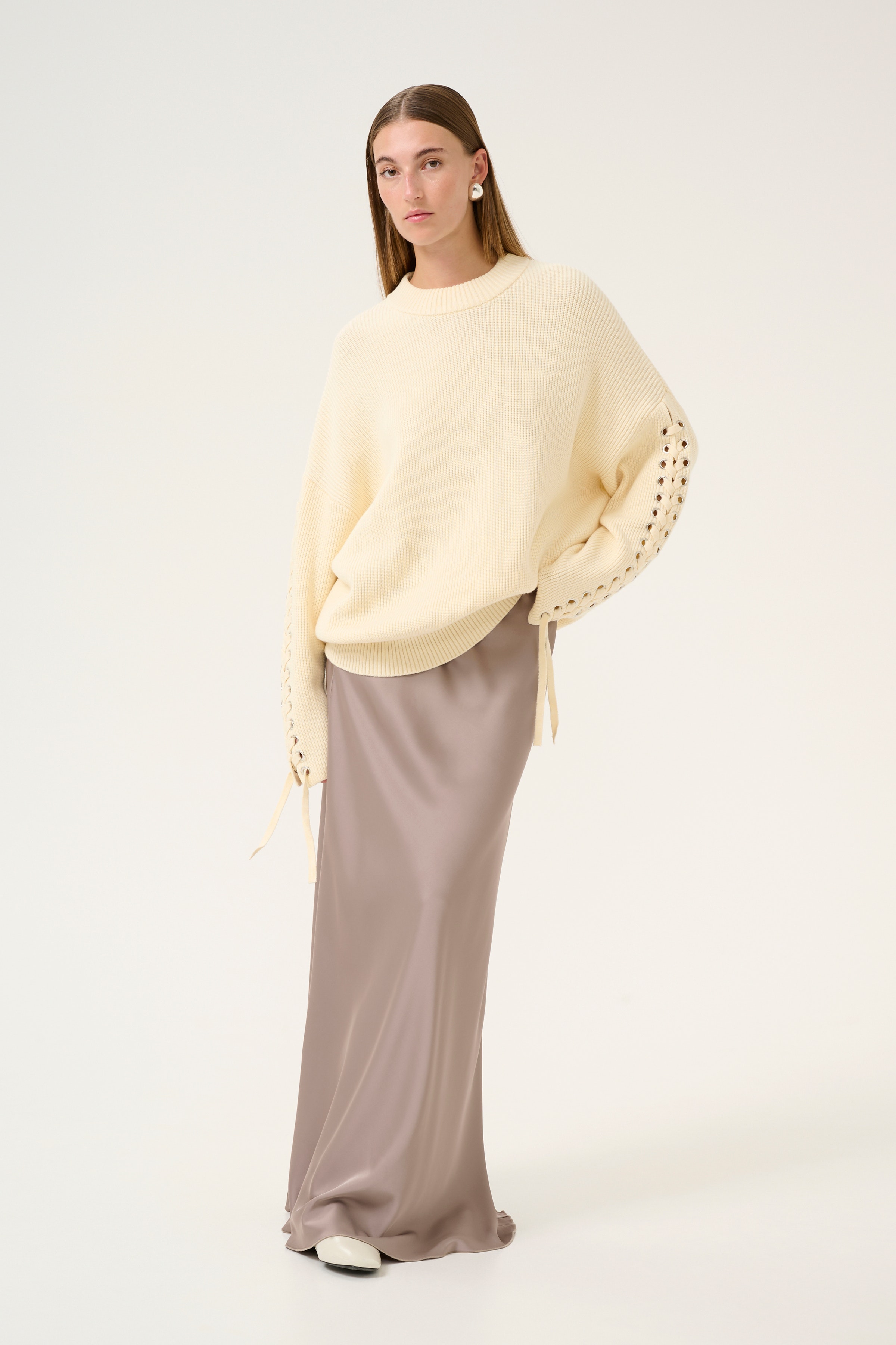 KBUmayma Pullover LOOKBOOK FRONT 10105403-110103