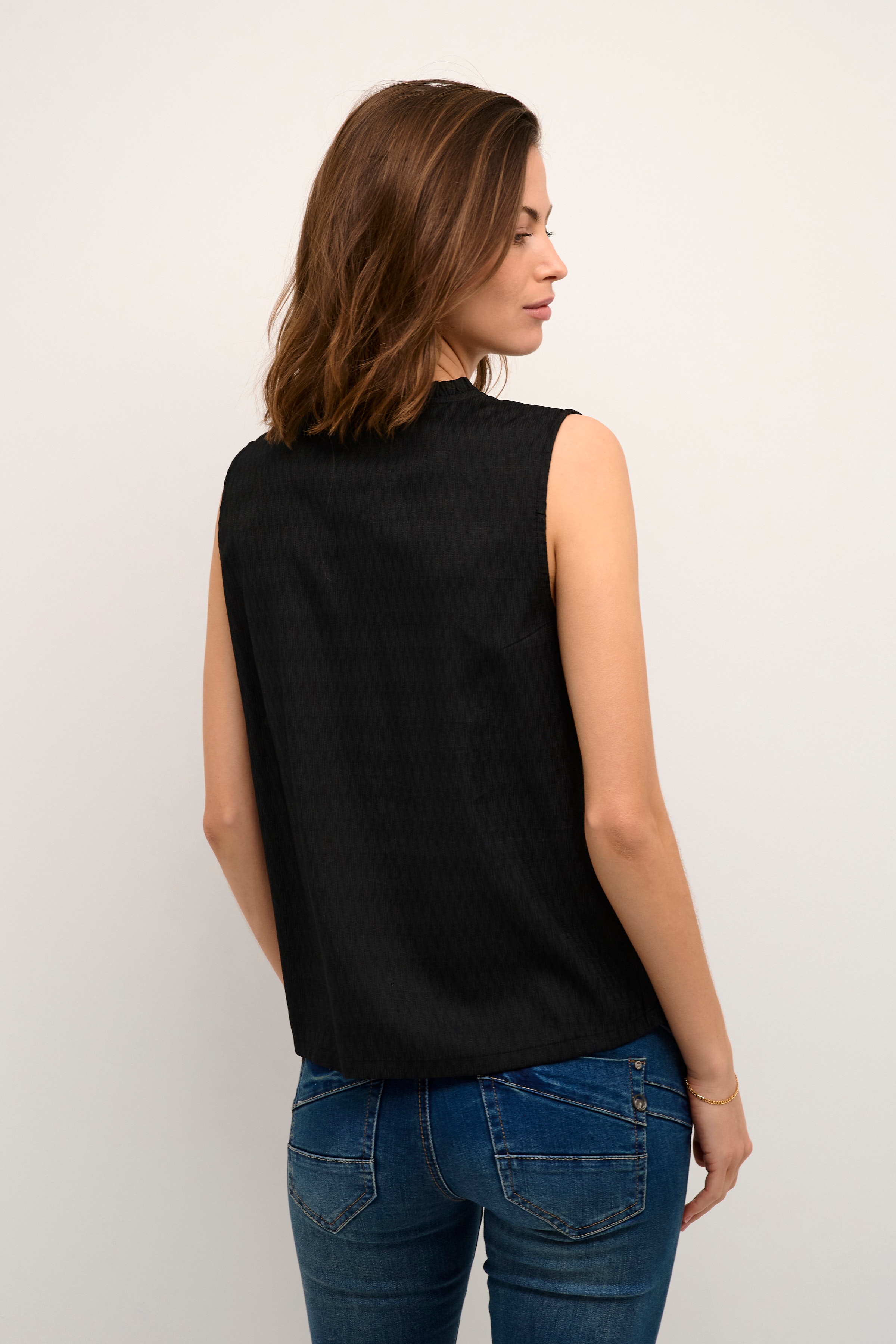 CRLiselin Blouse LOOKBOOK BACK 10609455-100120