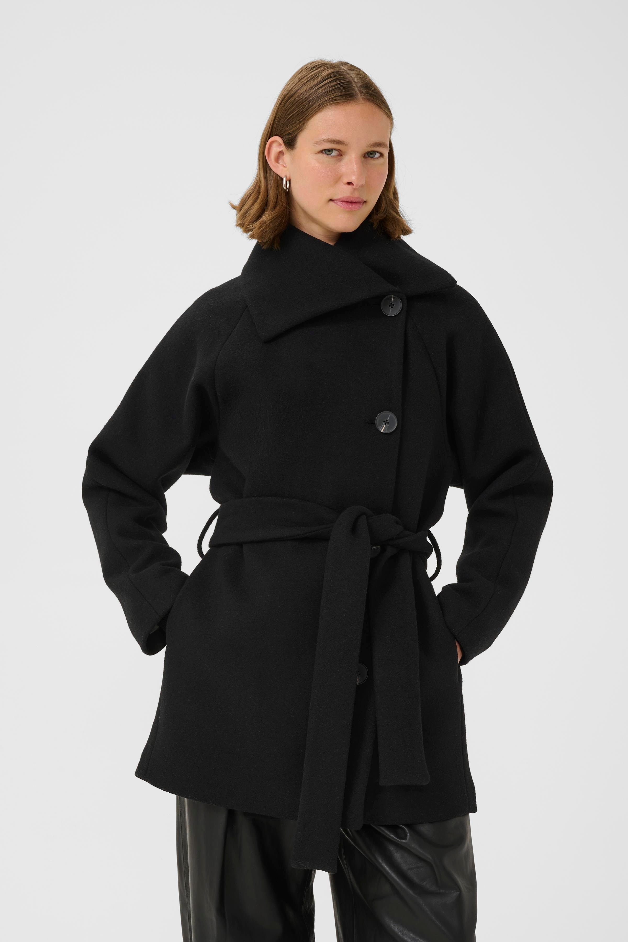 YunahIW Coat LOOKBOOK FRONT 30110611-194008