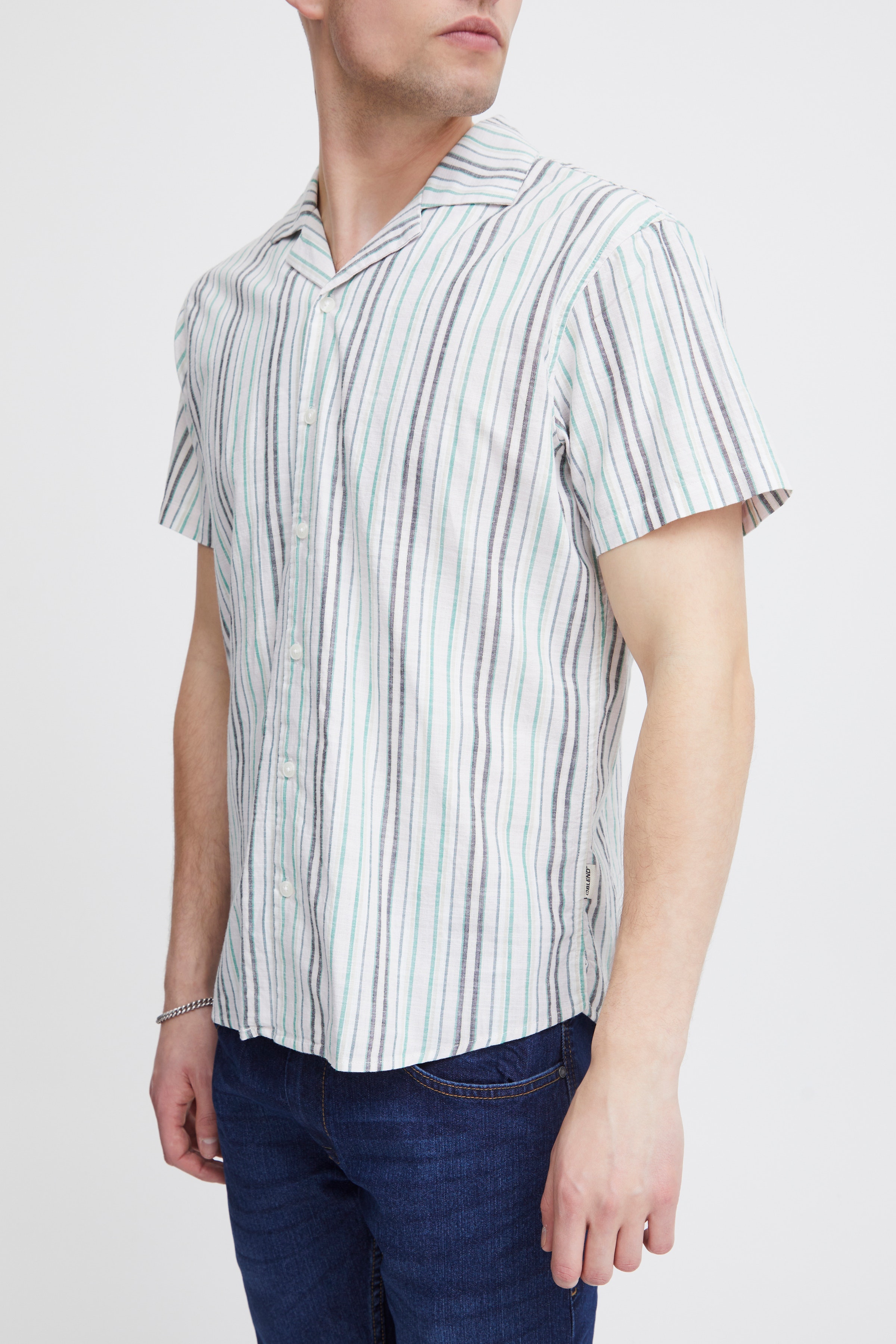 Short sleeved shirt LOOKBOOK DETAIL 20716755-110602