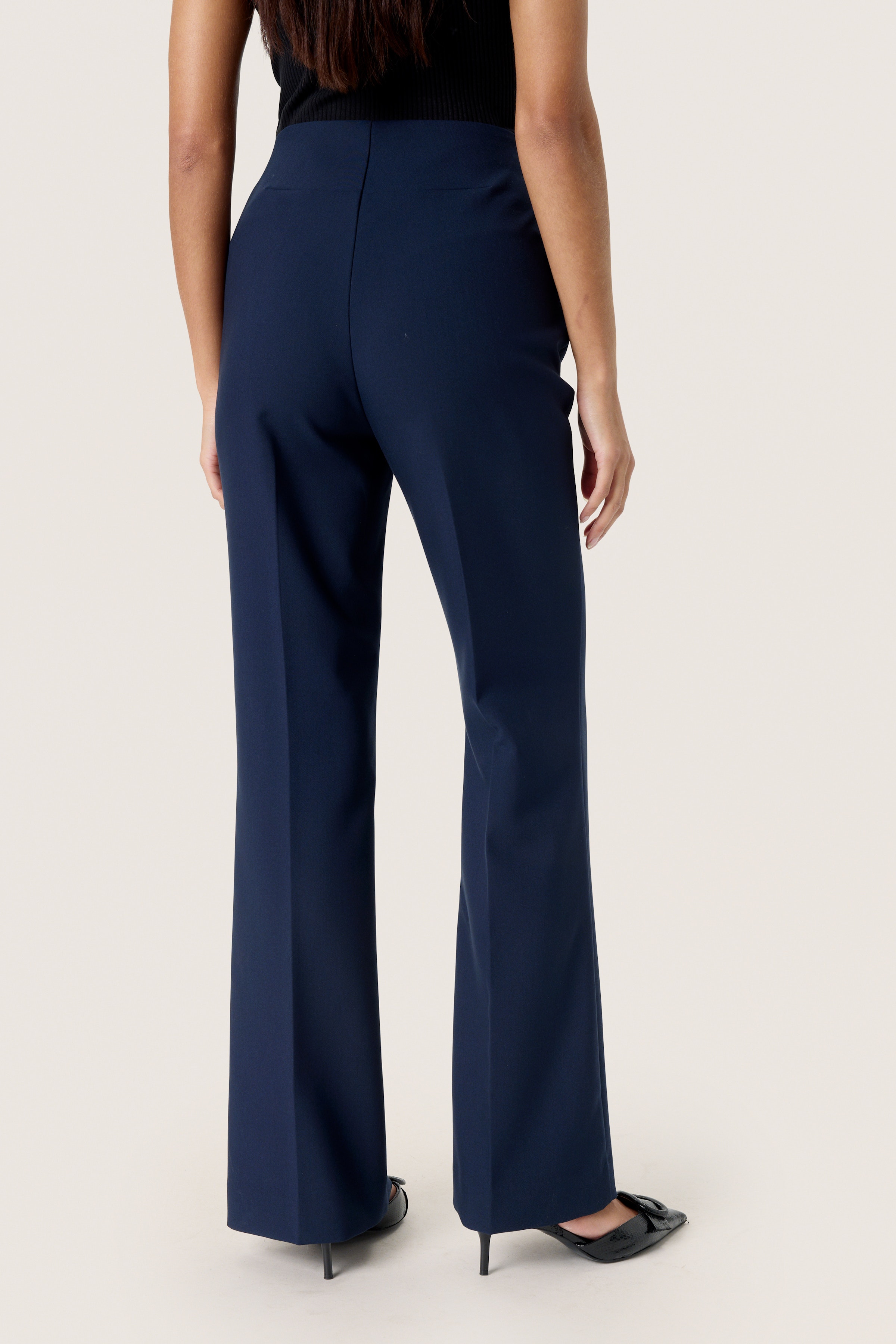 SLCorinne Hose LOOKBOOK BACK 30405801-193924