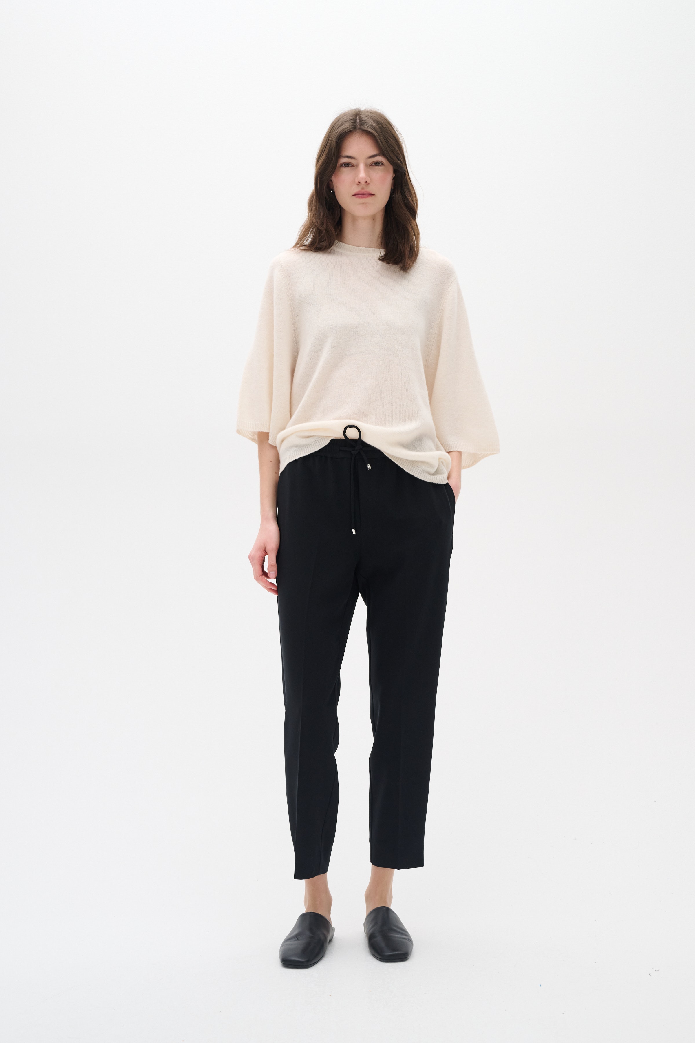 AdianIW Trousers LOOKBOOK FRONT 30107827-194008