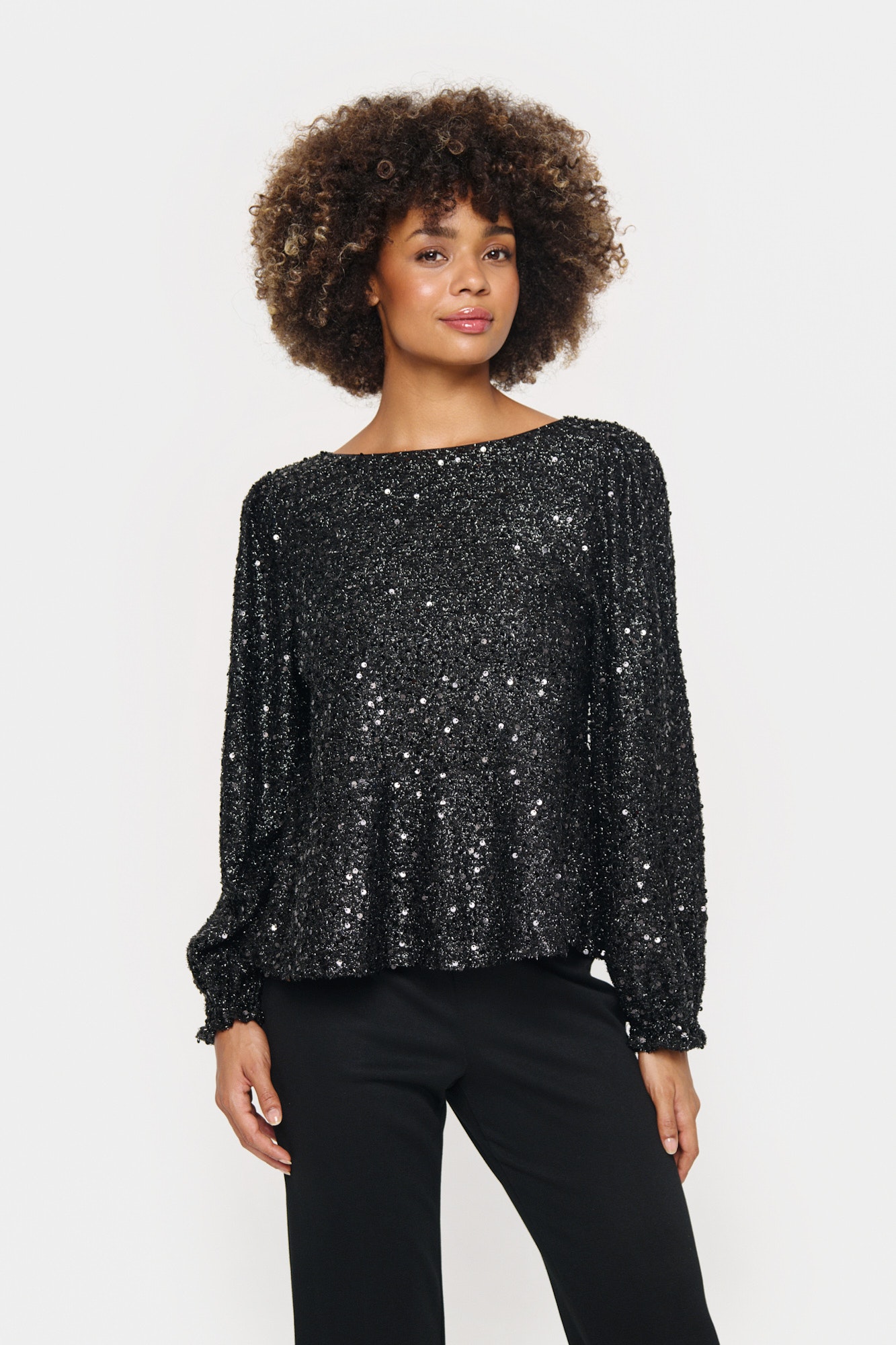 HinnaSZ Sequin Blouse LOOKBOOK FRONT 30513688-193911