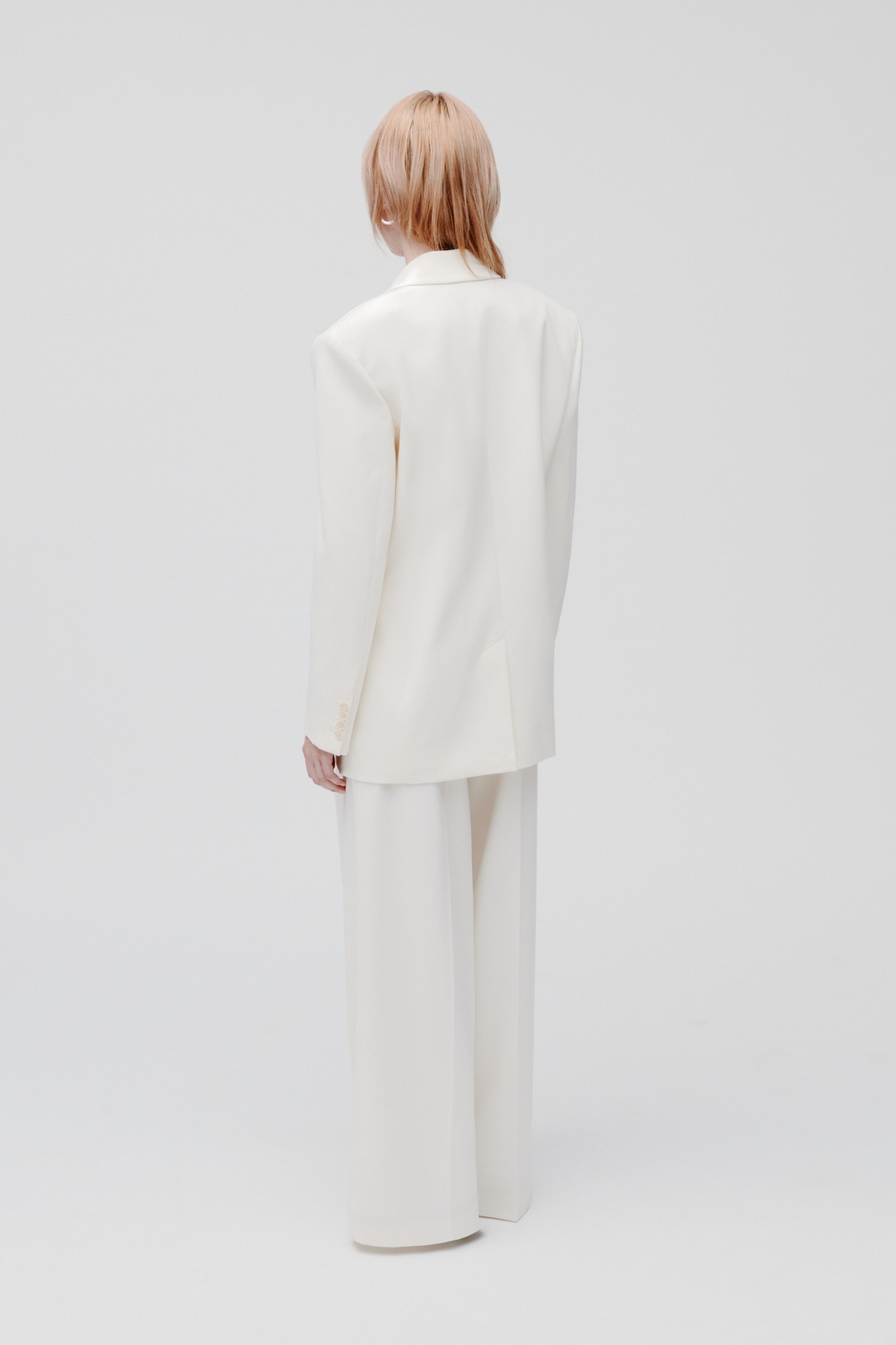 JUDITH Blazer LOOKBOOK BACK 30600724-WH010