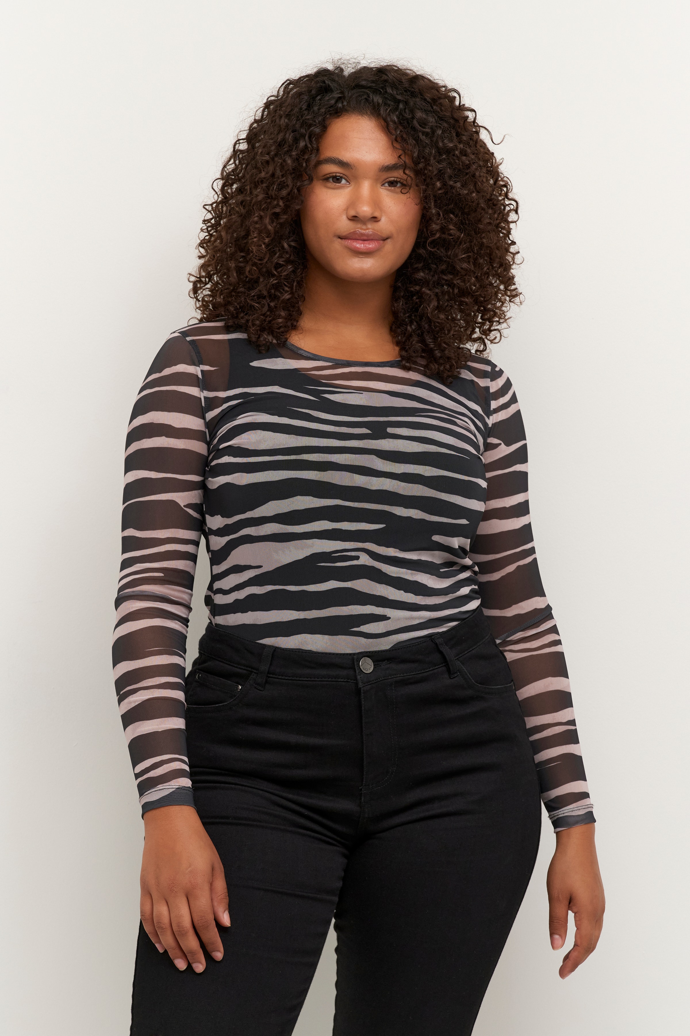 KCmeshu Blouse LOOKBOOK FRONT 10581176-104269