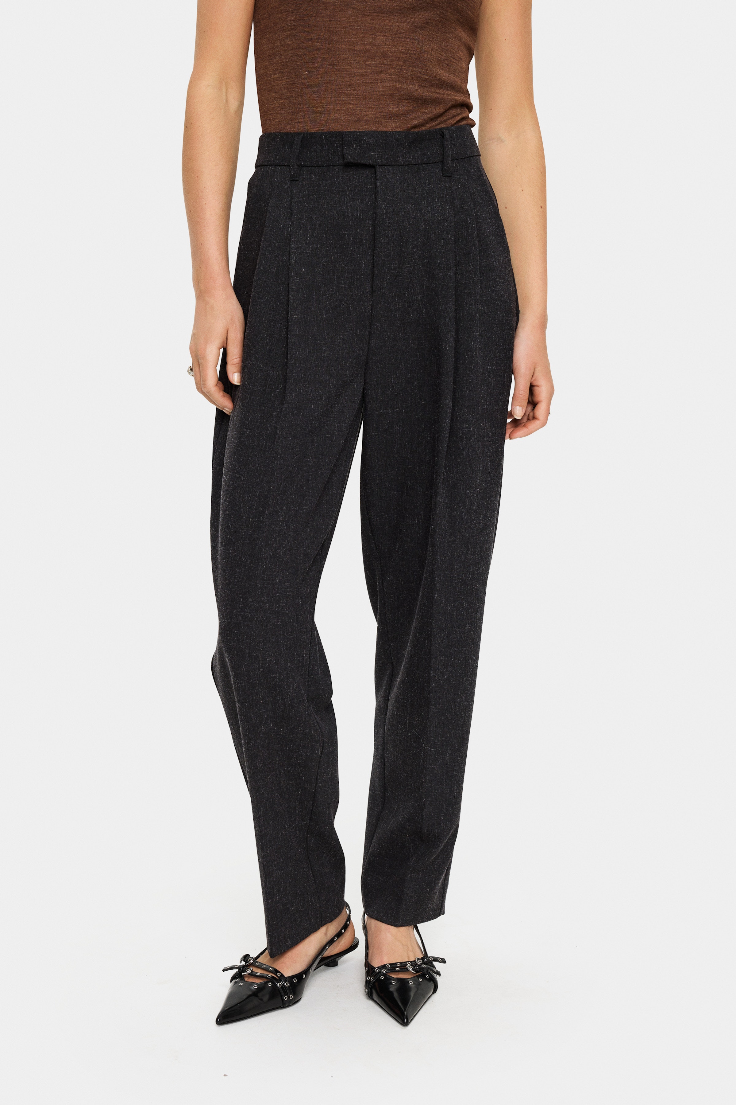 ModestaSZ Hose LOOKBOOK FRONT 30514372-193911