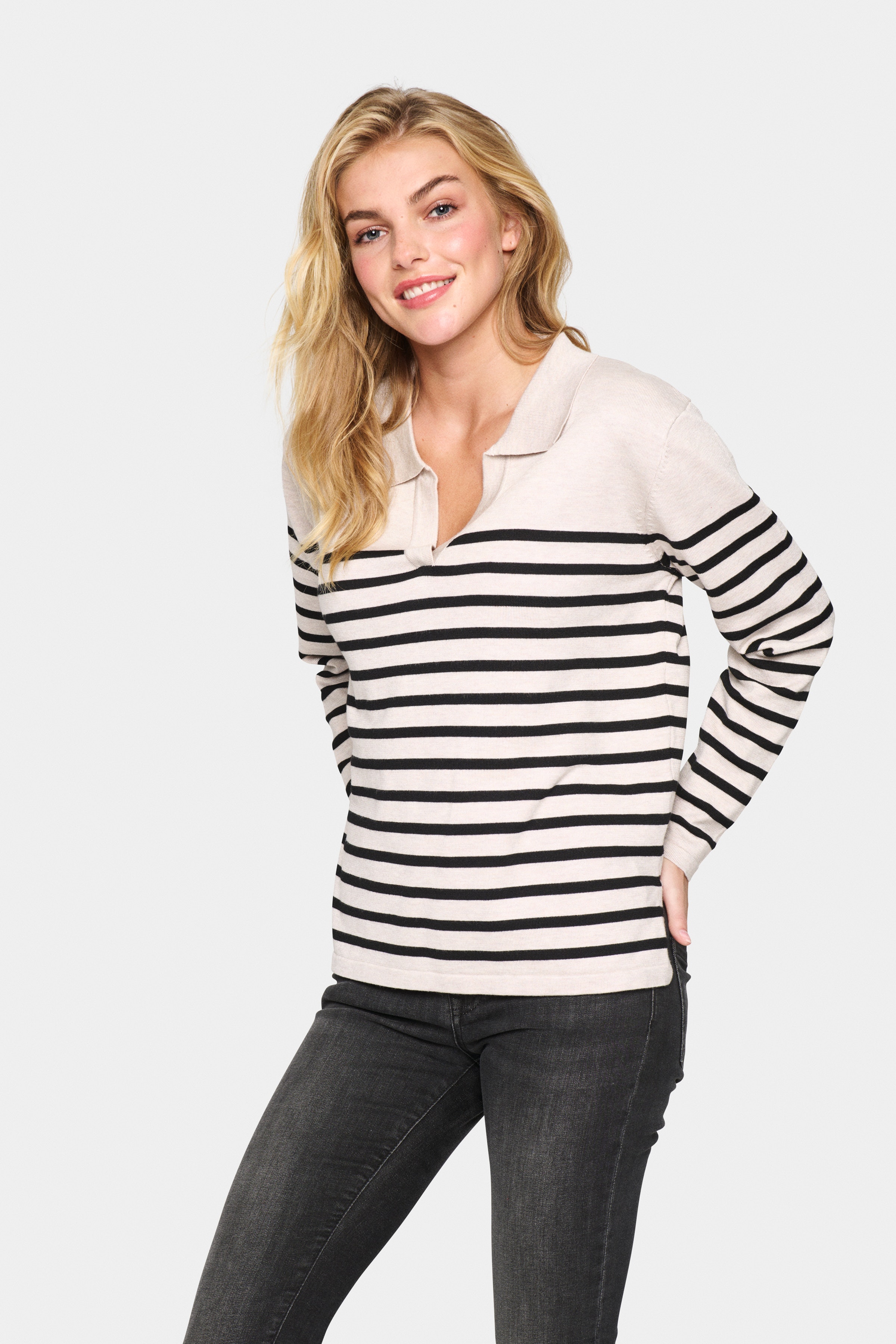 MilaSZ Pullover LOOKBOOK FRONT 30513770-303321