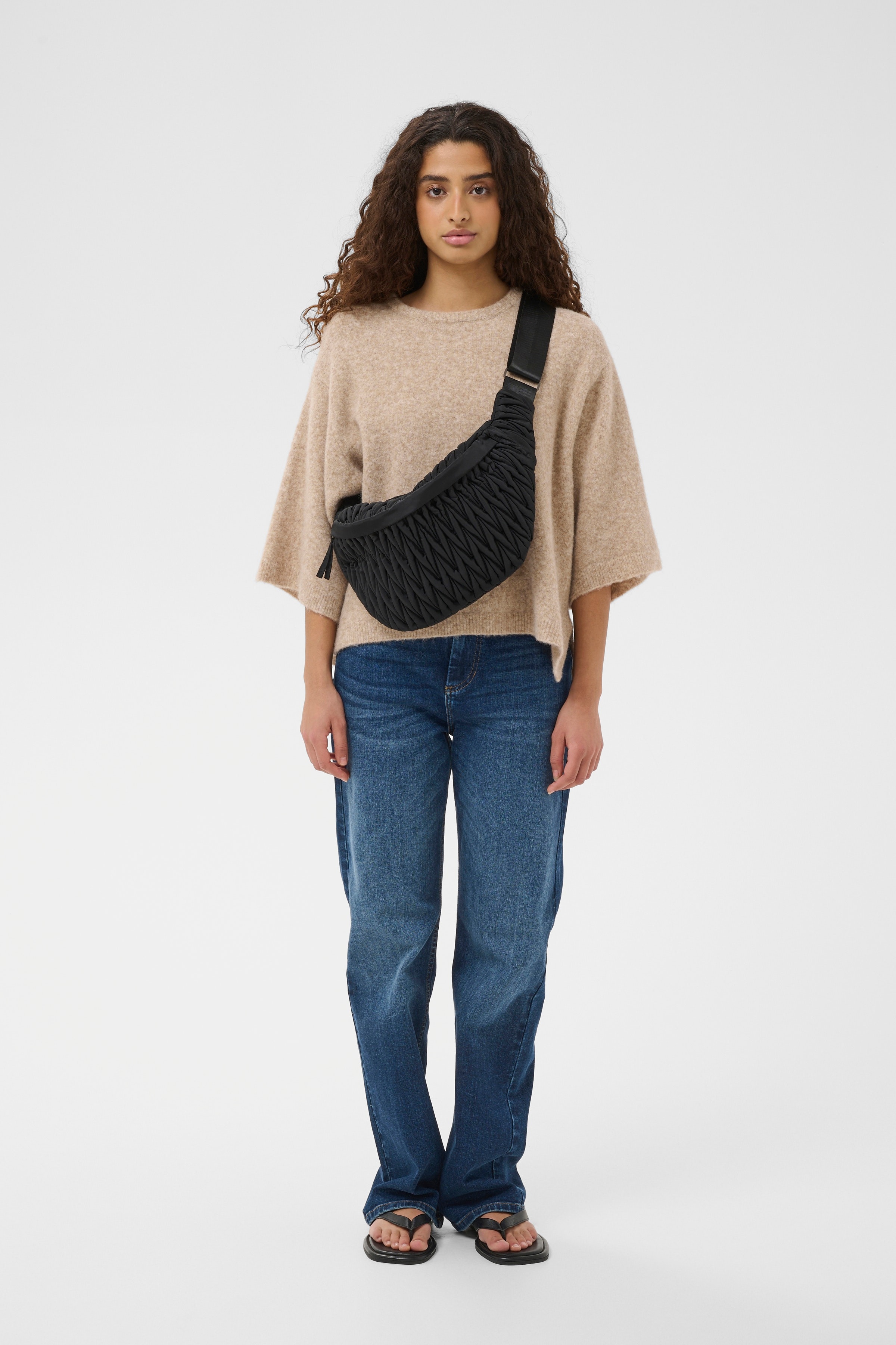 SAMYIW BUMBAG LOOKBOOK FRONT 30112468-194008