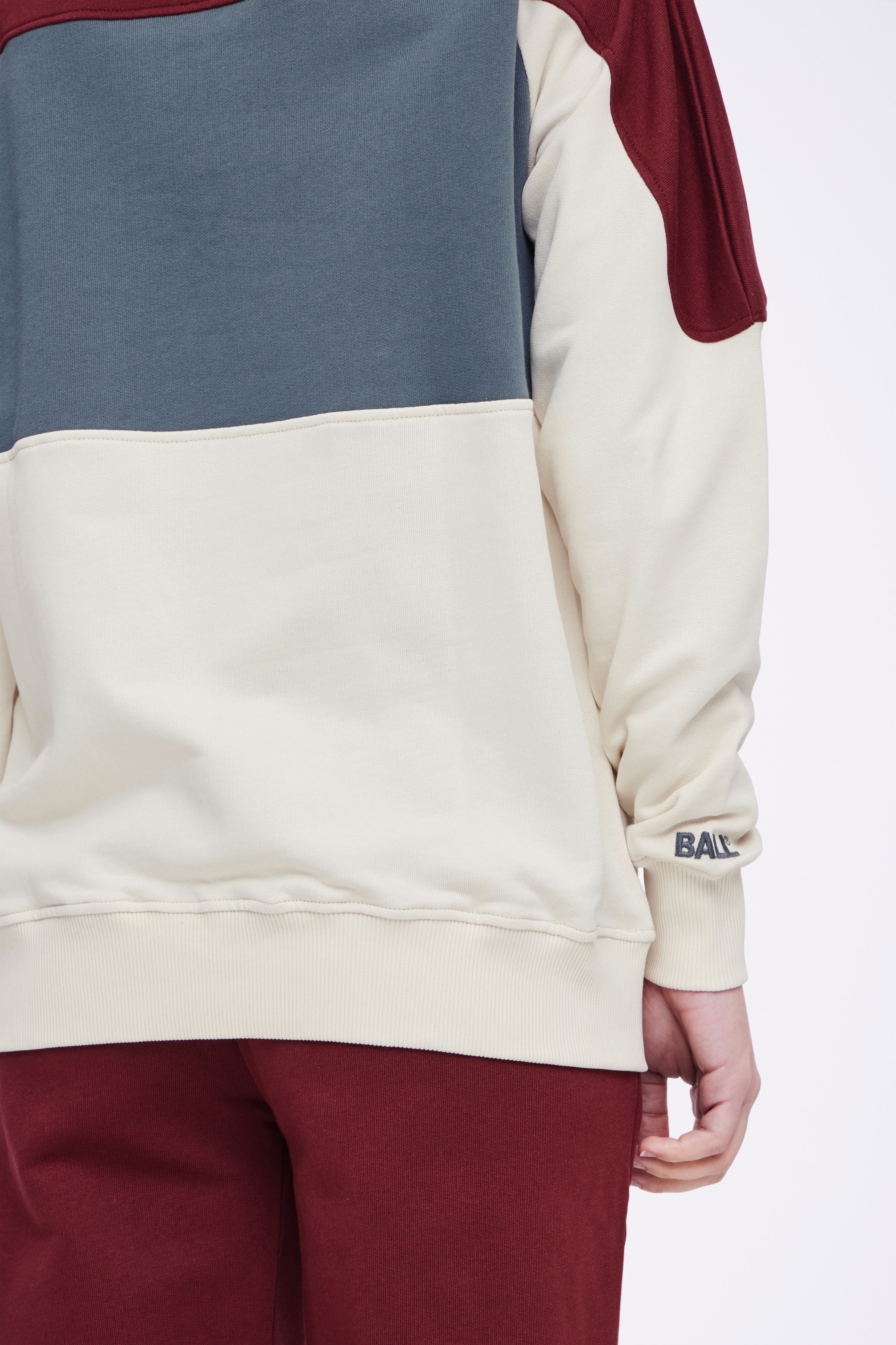 J. EVERT SWEATSHIRT LOOKBOOK DETAIL 50400043-183927