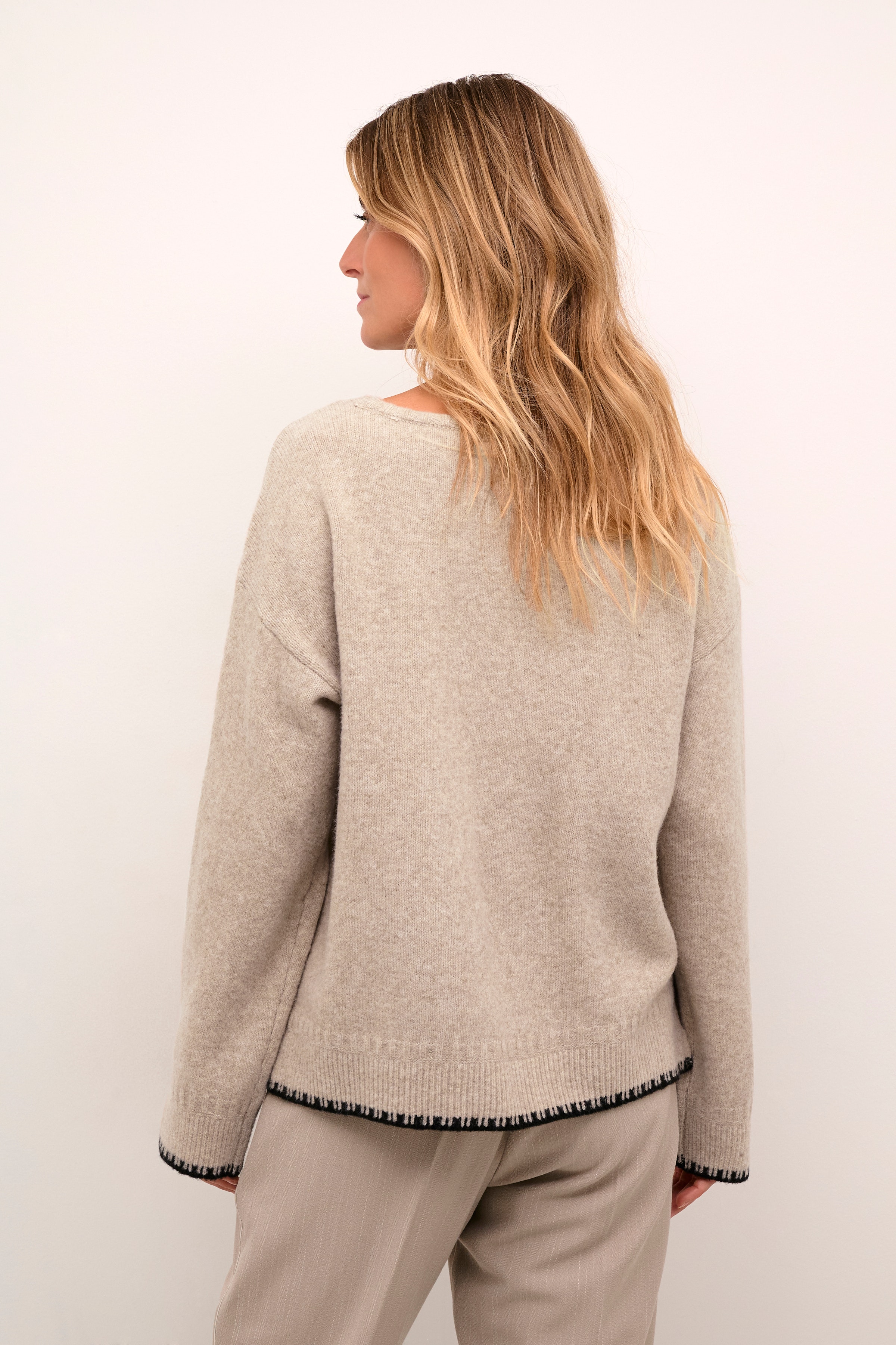CROnie Pullover LOOKBOOK BACK 10613138-107473