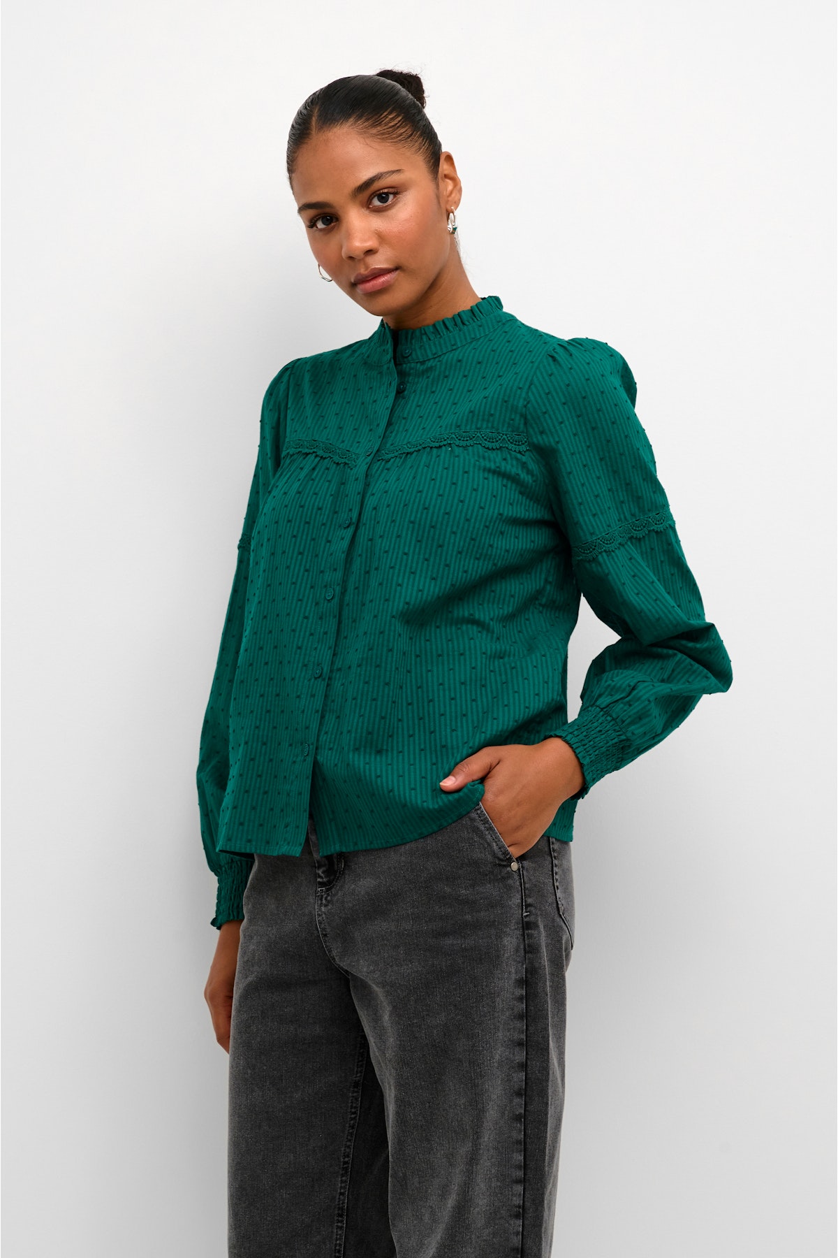 KAsille Blouse in aventurine cotton | KAFFE Clothing