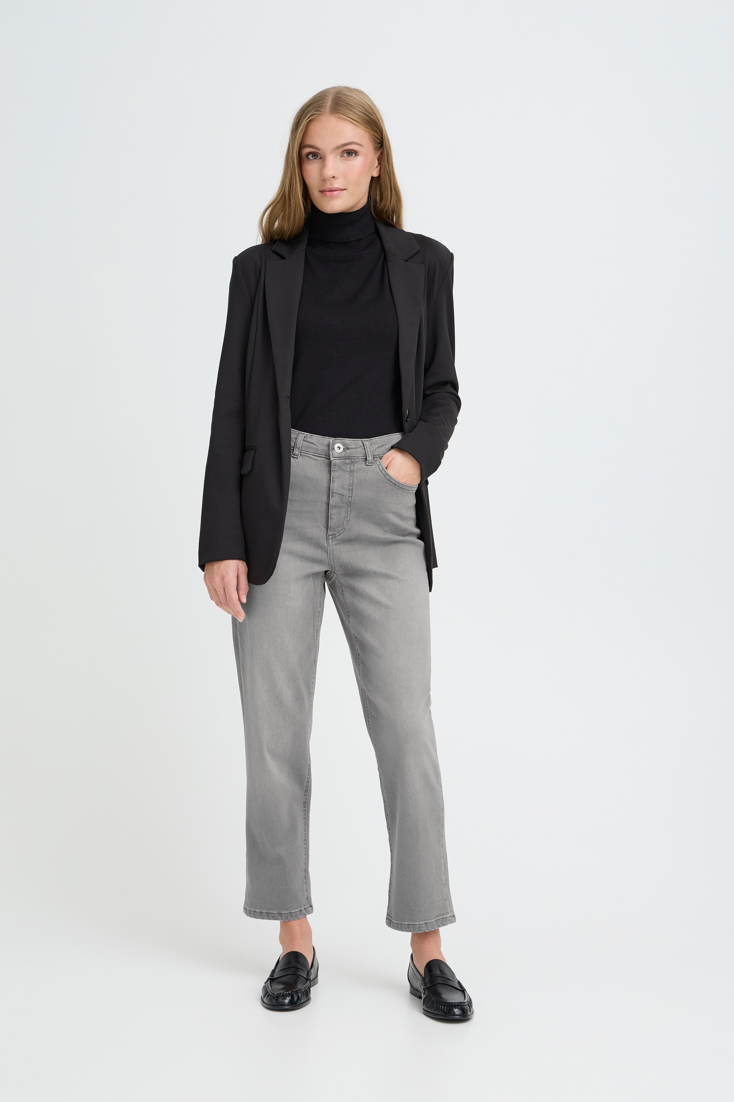 IHTWIGGY RAVEN Jeans LOOKBOOK FRONT 20110967-200344