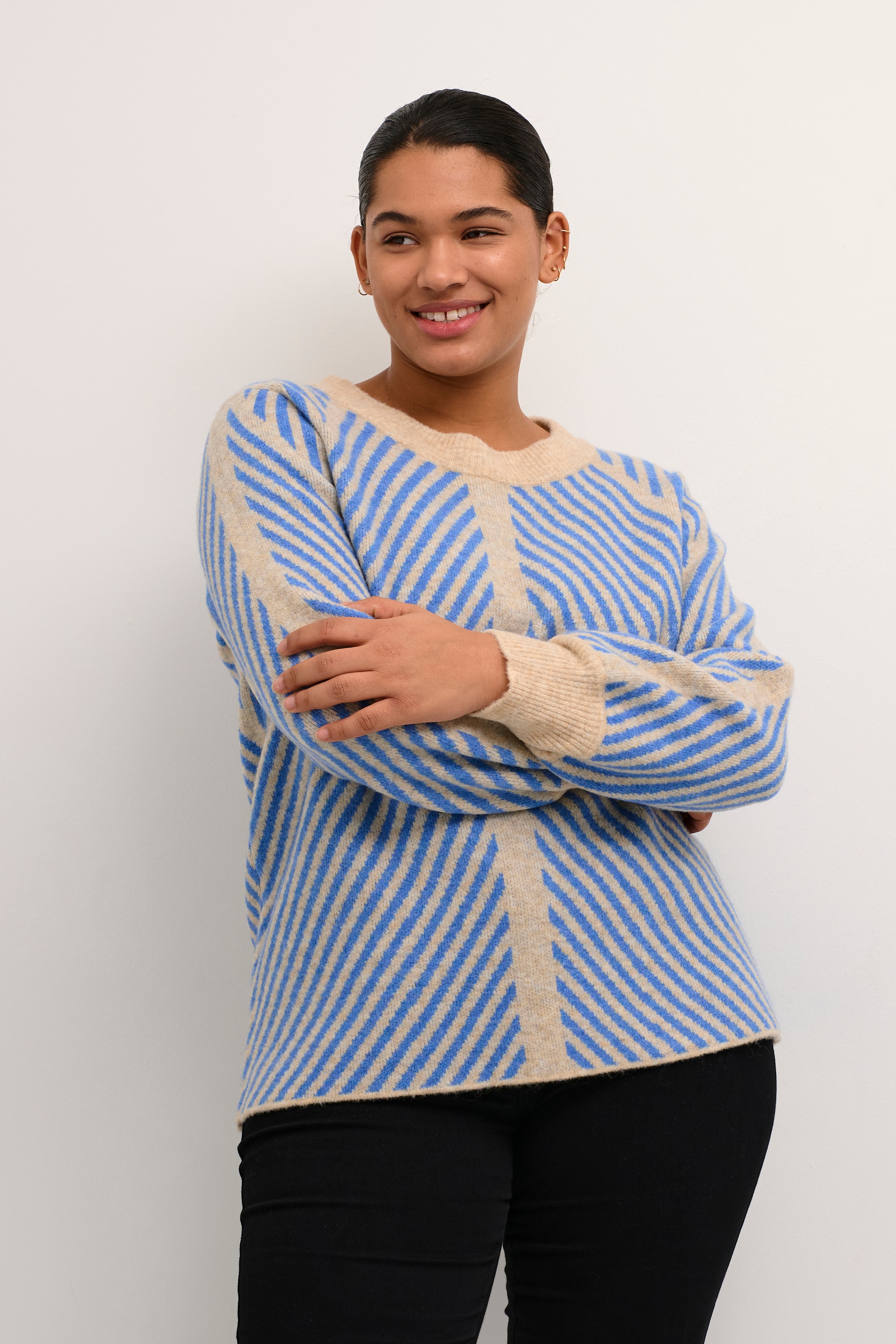 KCvery Pullover LOOKBOOK FRONT 10581812-104928