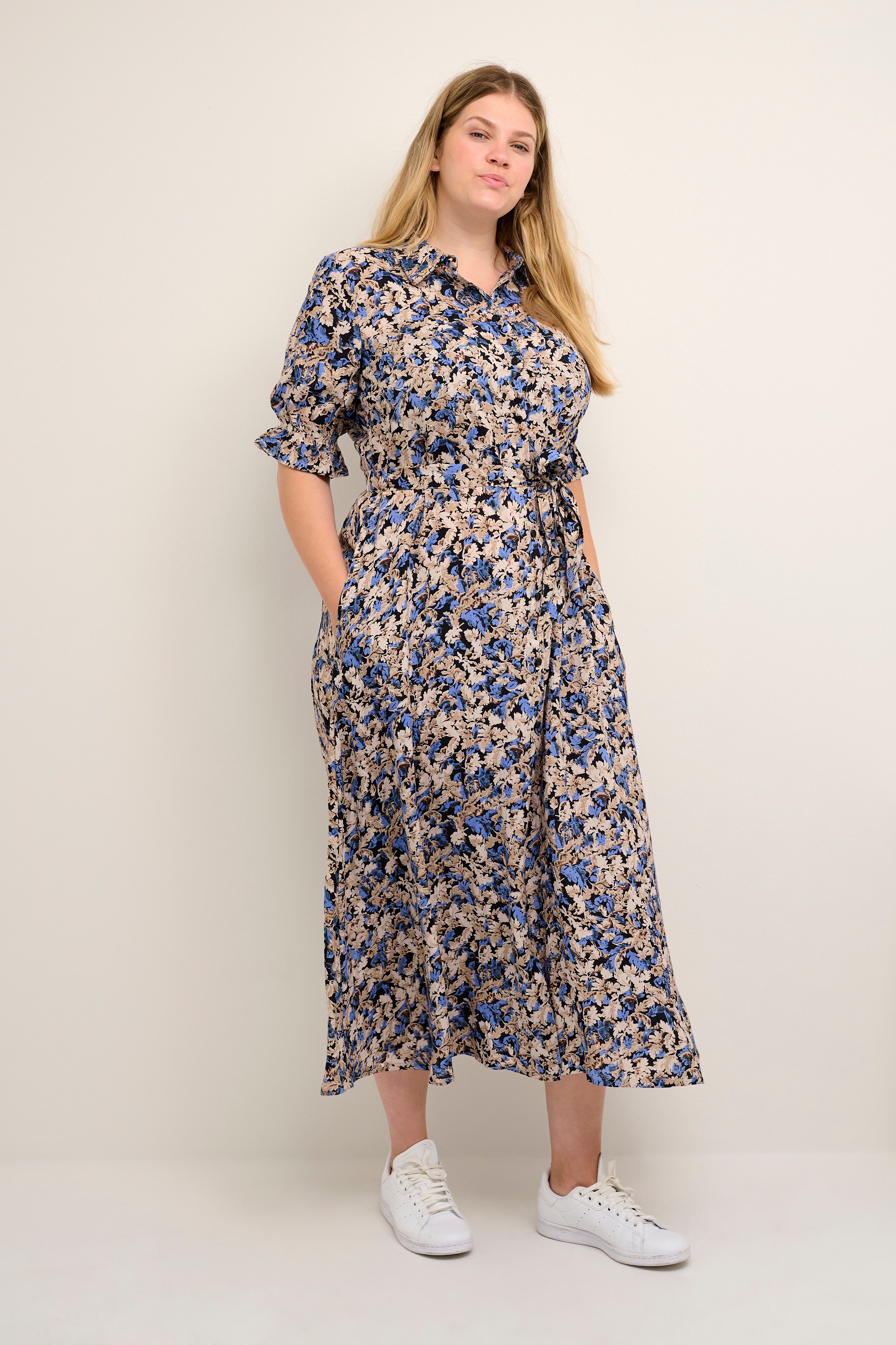 KCbetty Klänning LOOKBOOK FRONT 10580936-102936