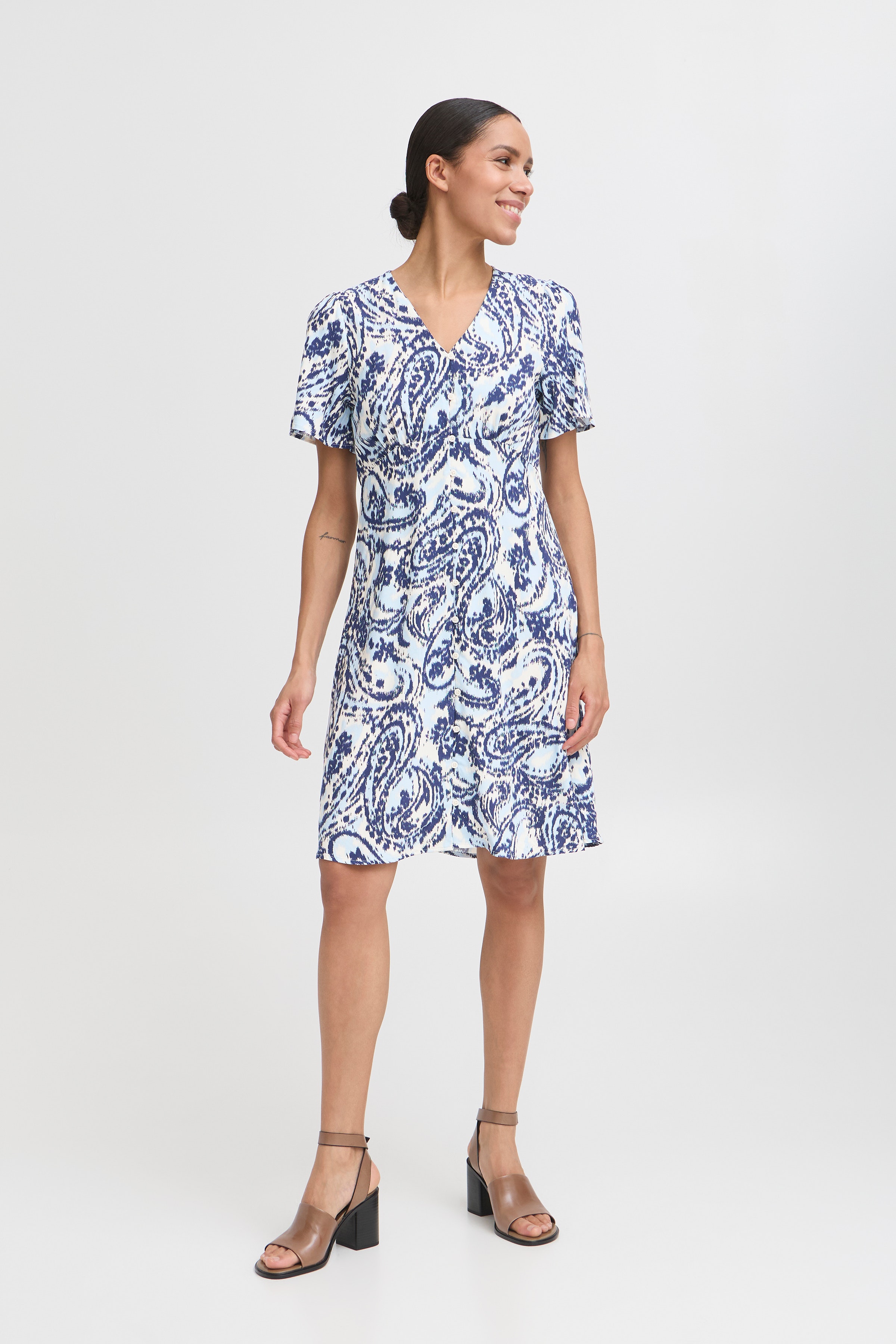 BYMMJOELLA Kjole LOOKBOOK FRONT 20814532-204524