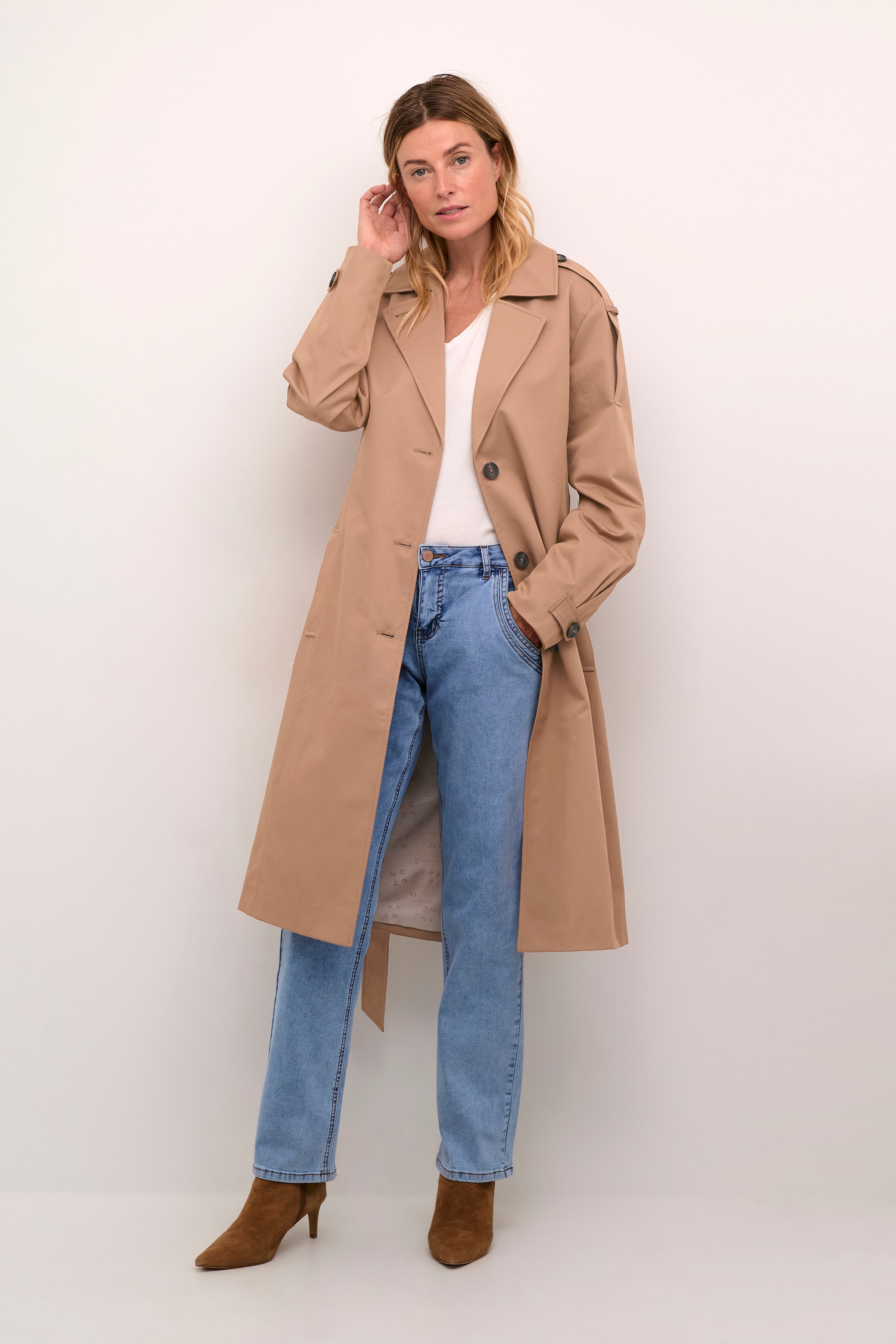 CRRea Trenchcoat LOOKBOOK FRONT 10613178-171324