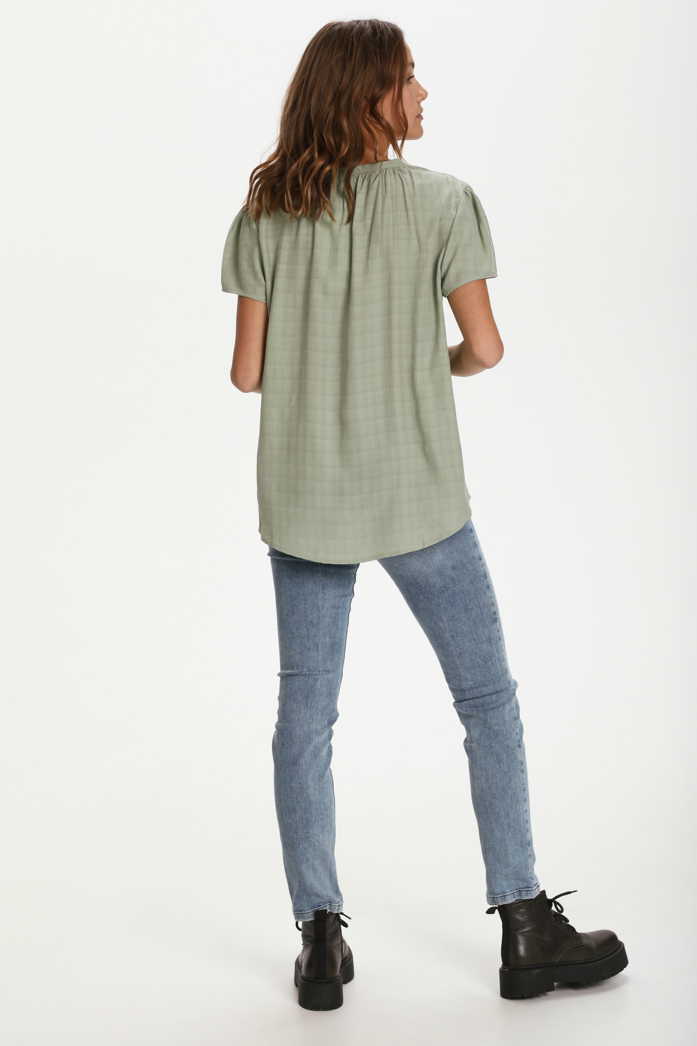 HarittaSZ Top

 LOOKBOOK BACK 30511274-166216
