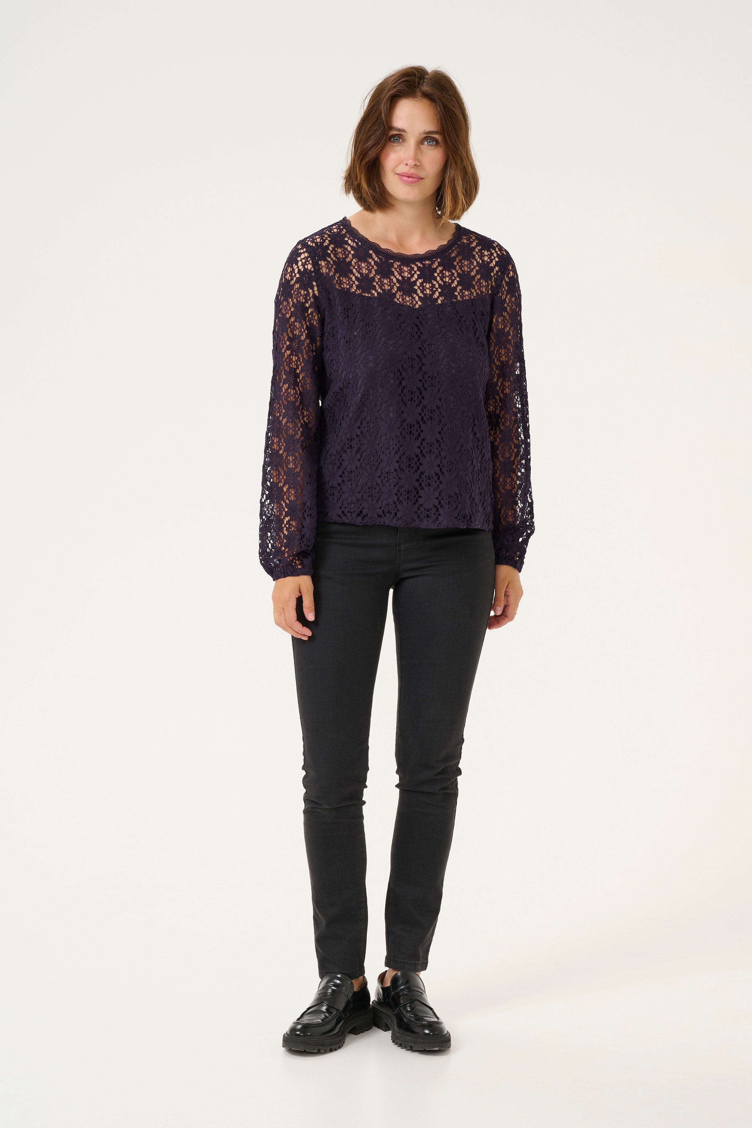 KAsilje Lace blouse LOOKBOOK FRONT 10509635-106557