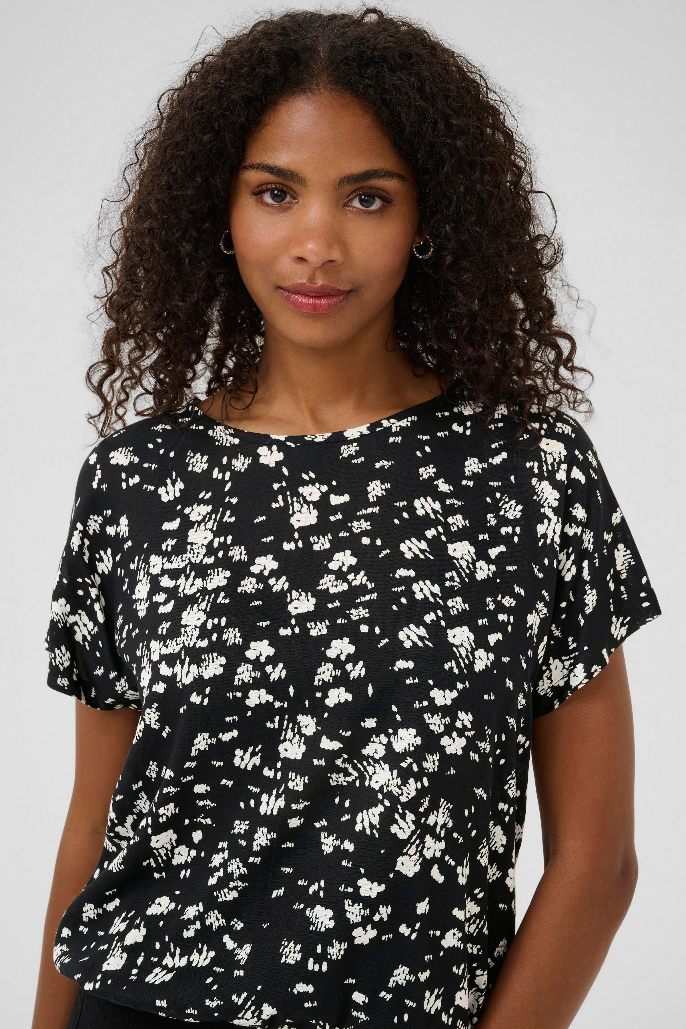 KAbeathe Top LOOKBOOK DETAIL 10508896-107908