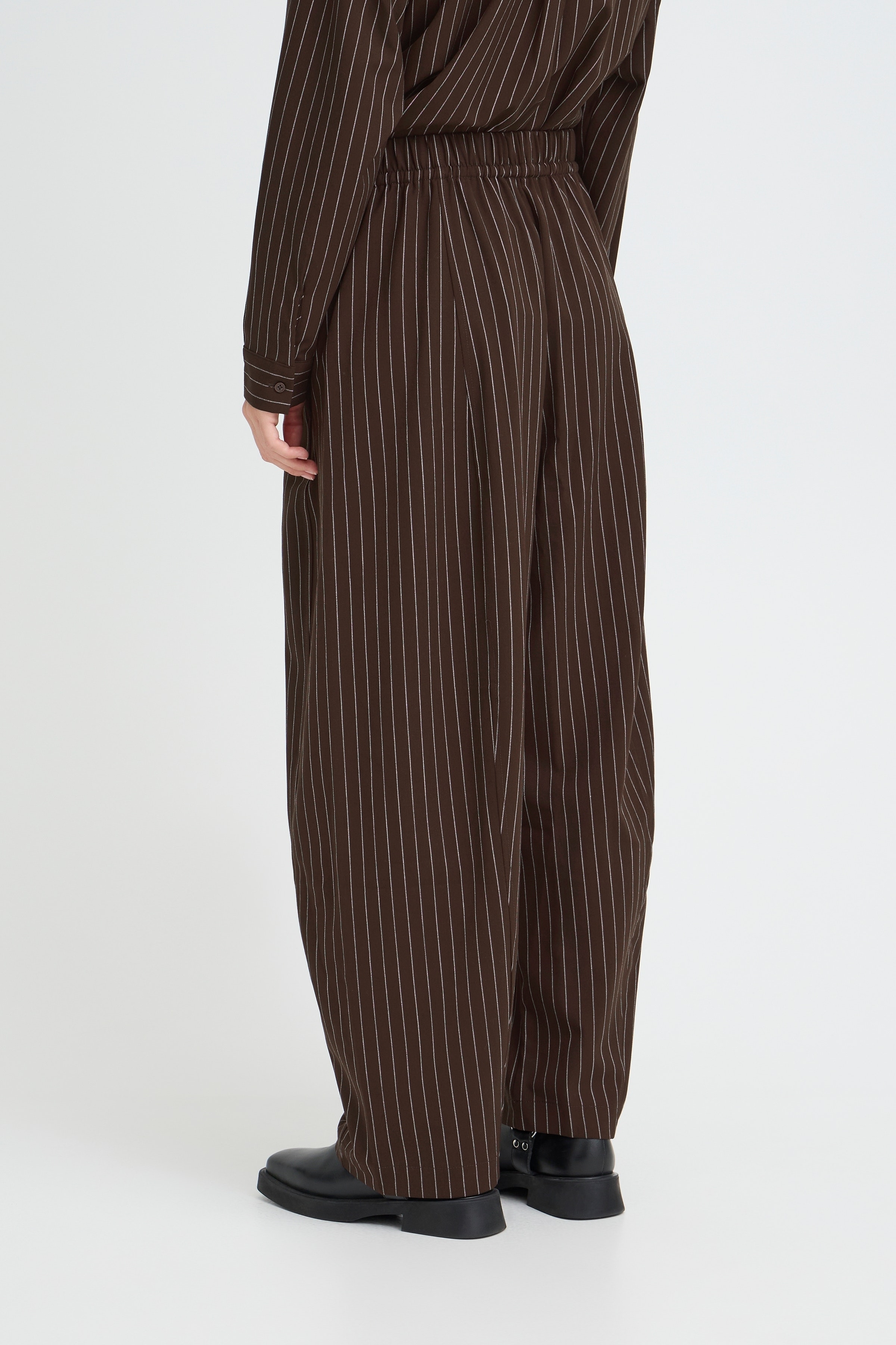 IXTRINE pants LOOKBOOK BACK 20123490-190915