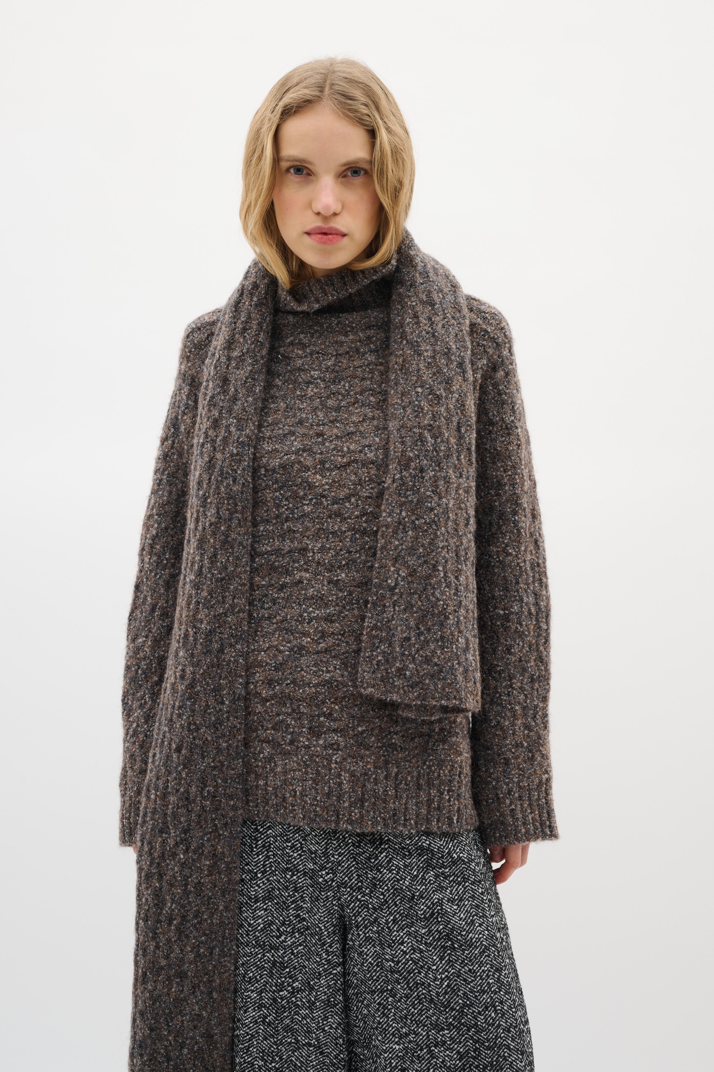 GraiaIW Turtleneck Pullover LOOKBOOK FRONT 30110925-1813041