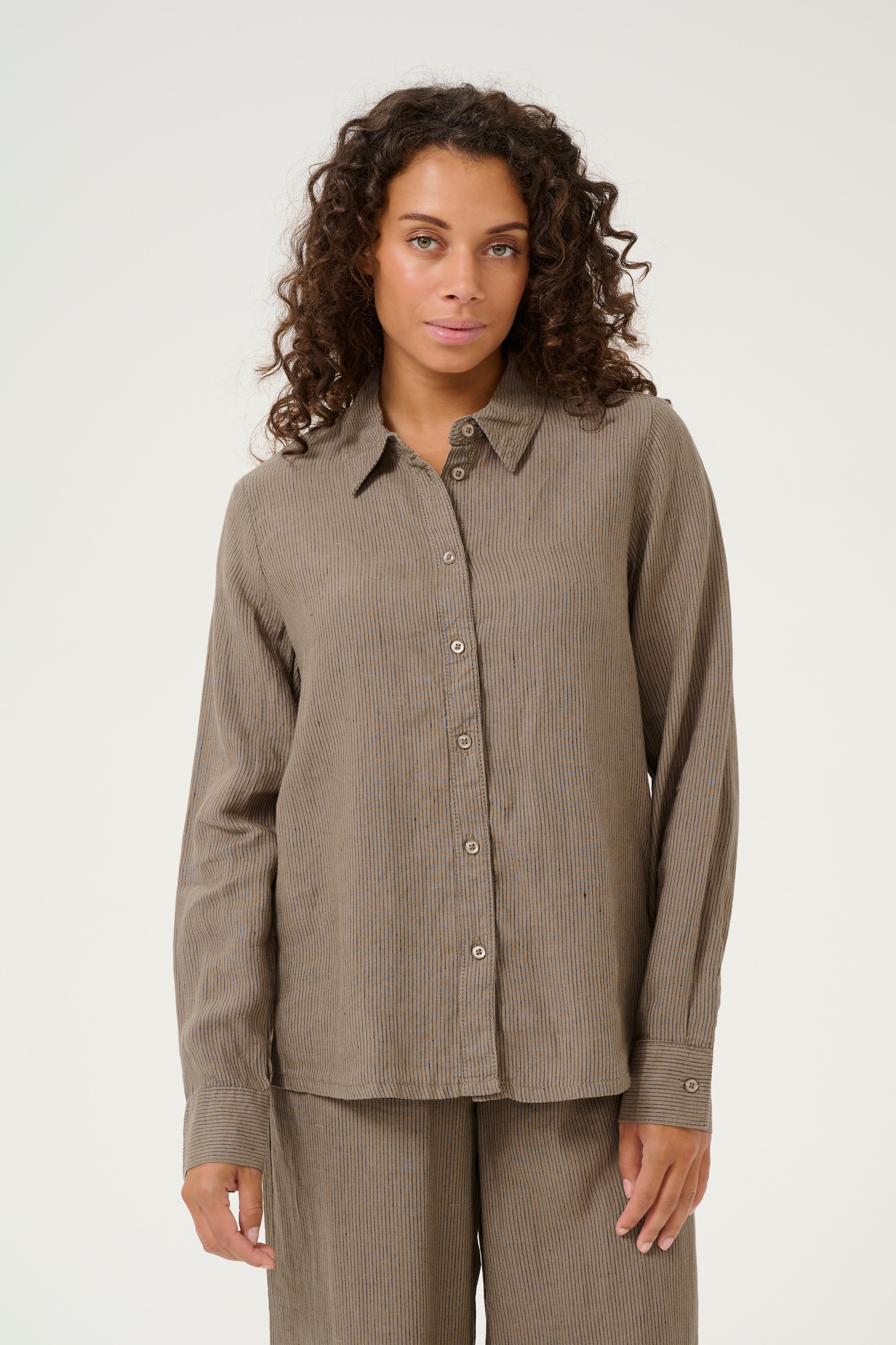 CUnyssa 100% Hørskjorte LOOKBOOK FRONT 50111694-107484