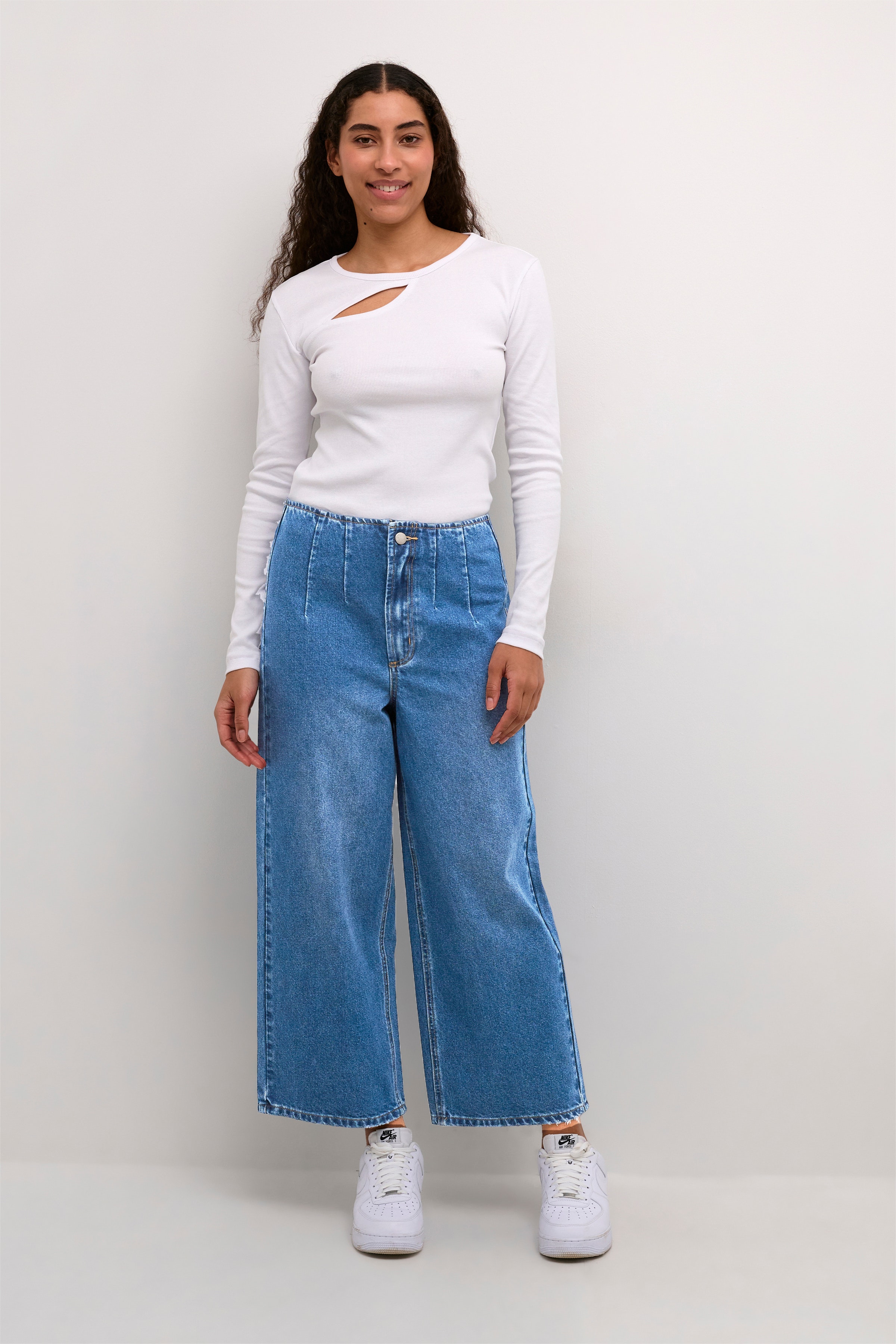 KAhera Jeans LOOKBOOK FRONT 10509007-103166