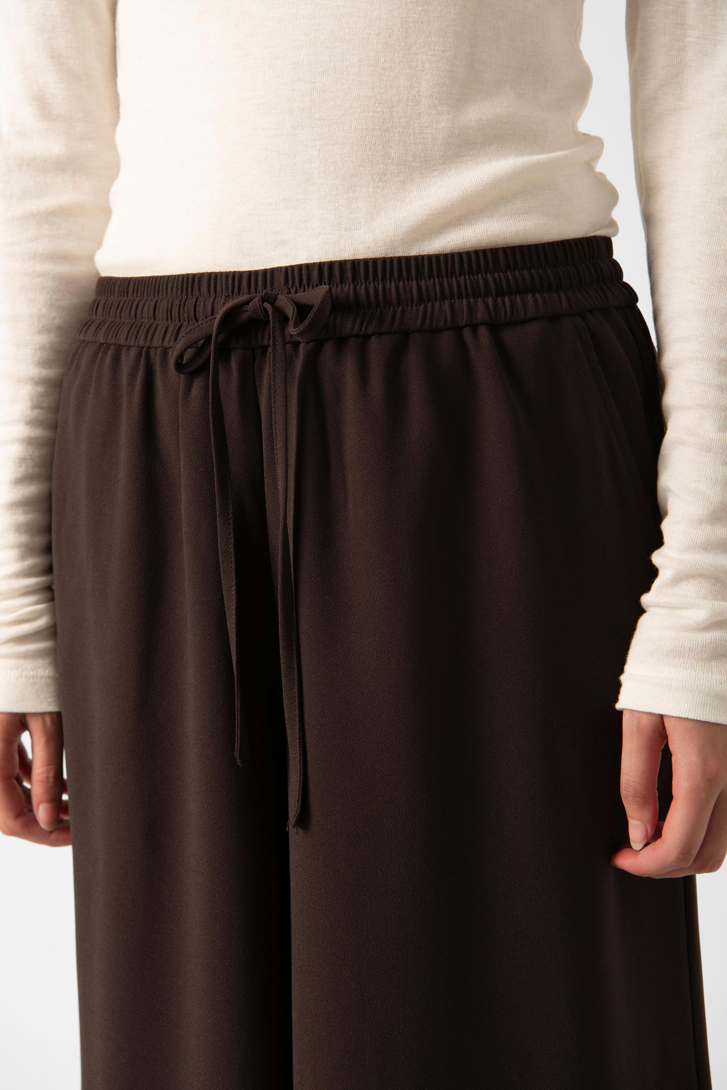 SLShirley Bukser LOOKBOOK DETAIL 30408448-191109