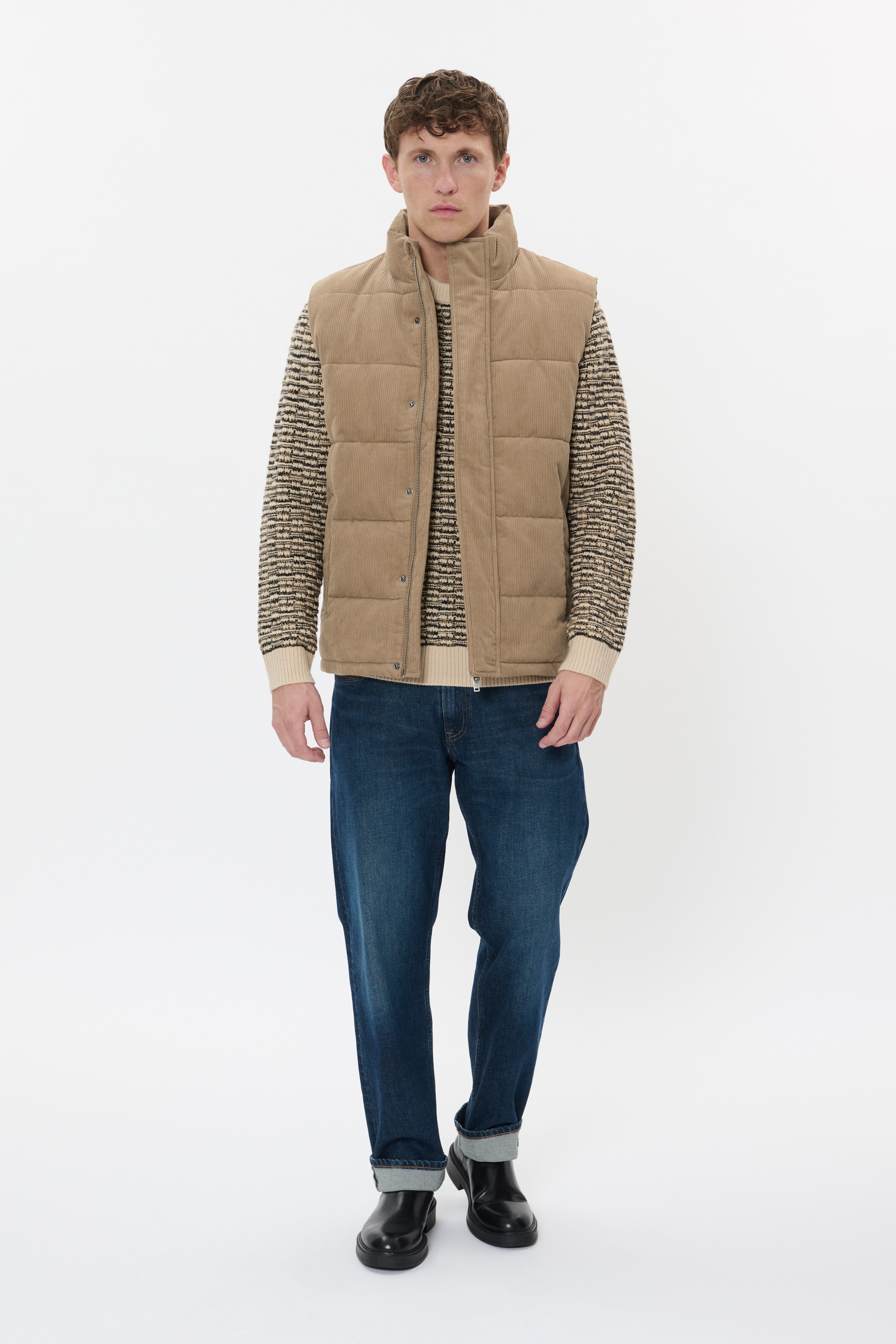 MAbroxa Warm vest LOOKBOOK FRONT 30208574-171320